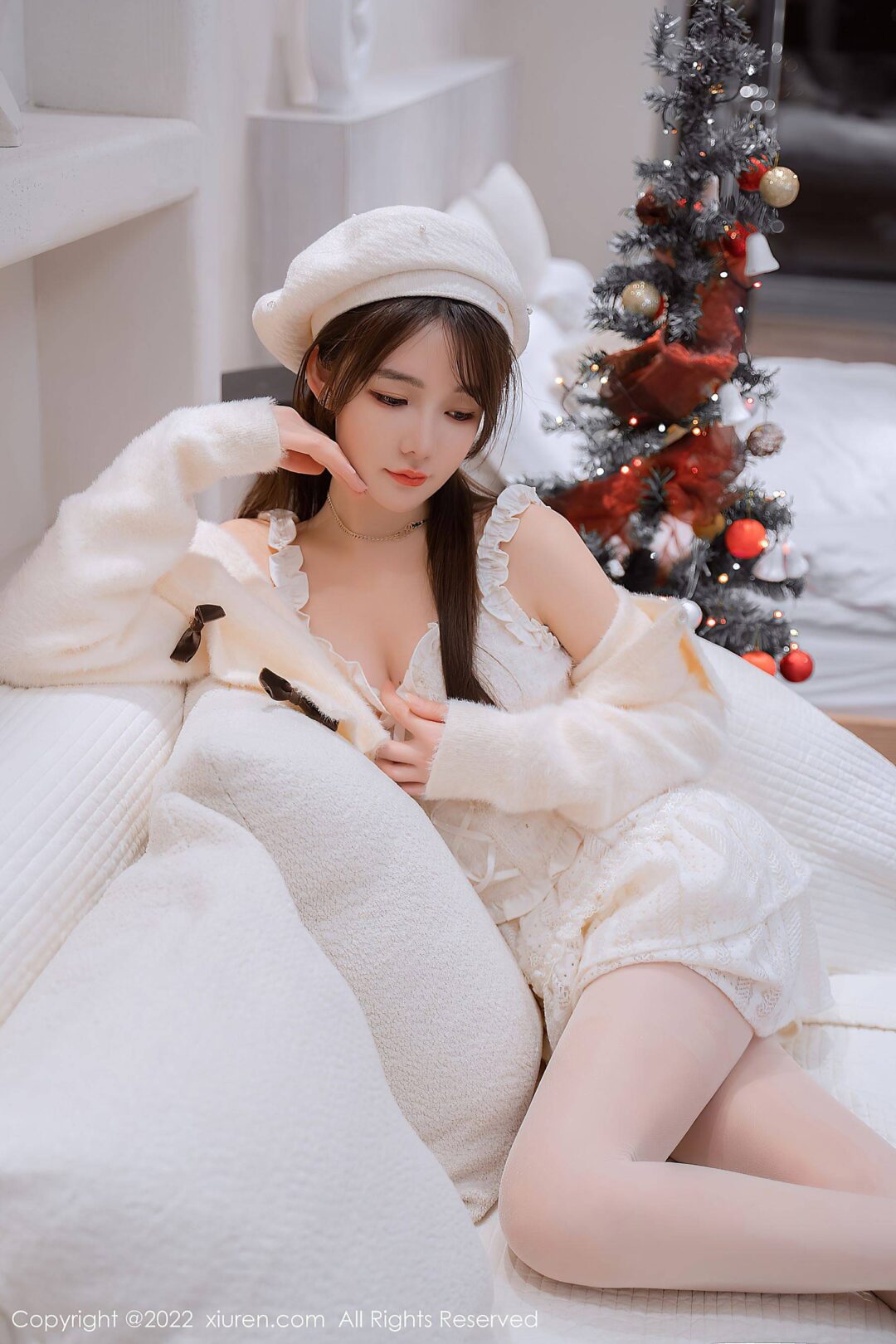 [XiuRen秀人网] No.6025 婠婠么 丝袜美腿-看套图