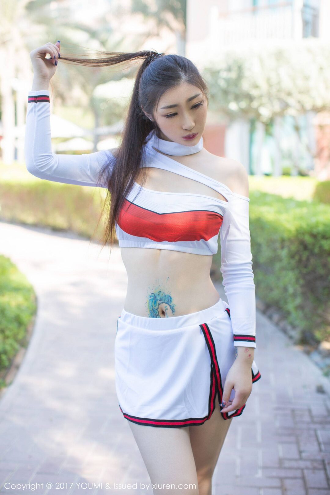 妲己_Toxic《制服+真空金属链》 [尤蜜荟YOUMI] VOL.090Xiuren秀人写真高清美女套图写真下载-看套图看套图