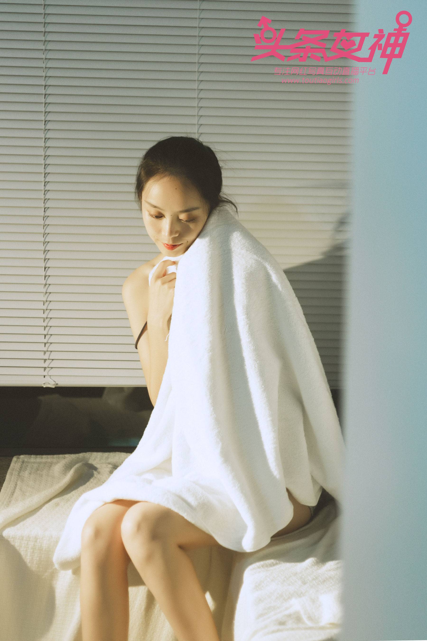 天使《天使之恋》 [头条女神TouTiao]Xiuren秀人写真高清美女套图写真下载-看套图看套图
