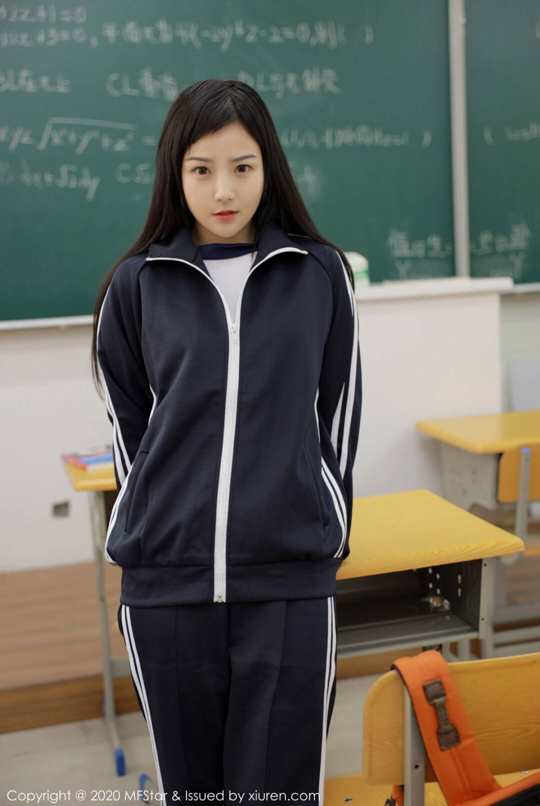[MFStar模范学院] VOL.273 徐微微miaXiuren秀人写真高清美女套图写真下载-看套图看套图