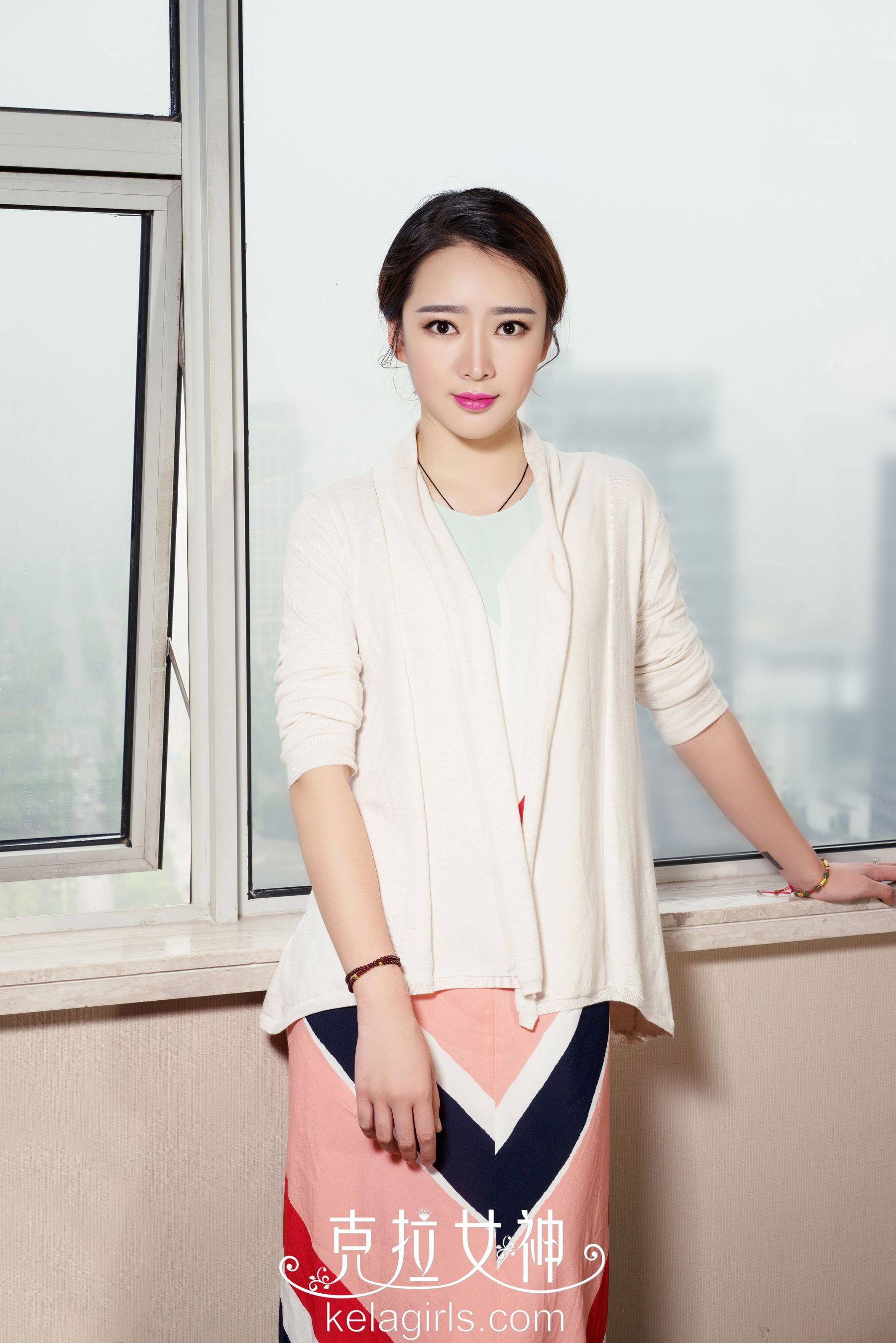 [克拉女神Kelagirls] 珊珊 红绳绕趾Xiuren秀人写真高清美女套图写真下载-看套图看套图