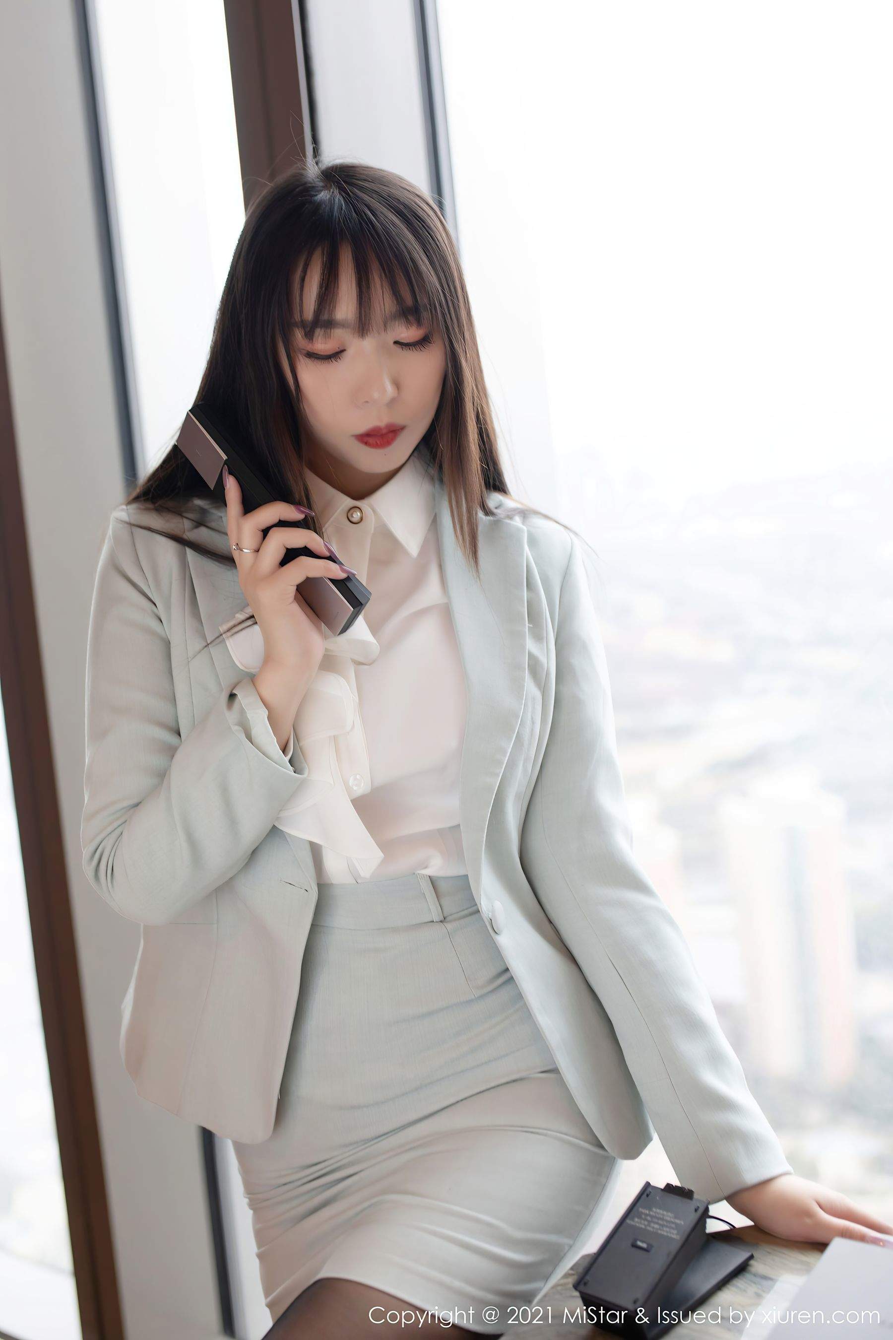 [魅妍社MiStar] VOL.328 小波多 – 职场制服黑丝OL系列Xiuren秀人写真高清美女套图写真下载-看套图看套图