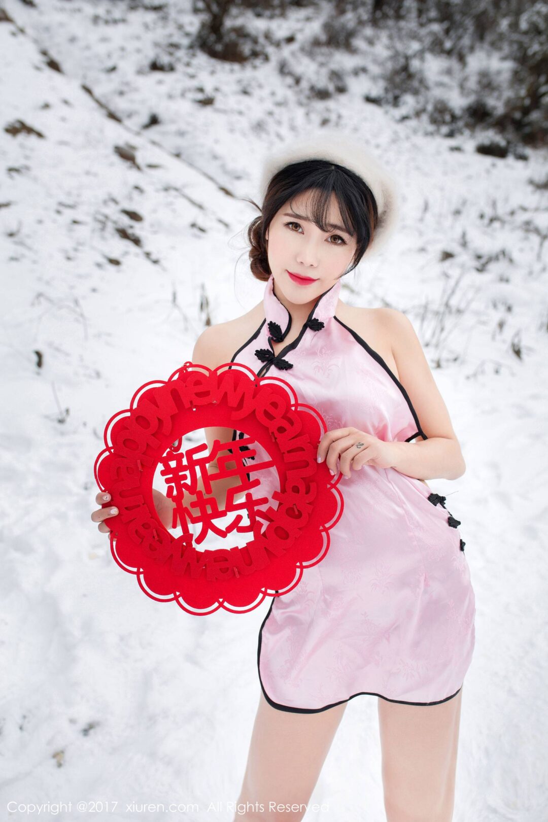 兜豆靓Youlina《新年贺岁》 [秀人网XIUREN] No.686-看套图