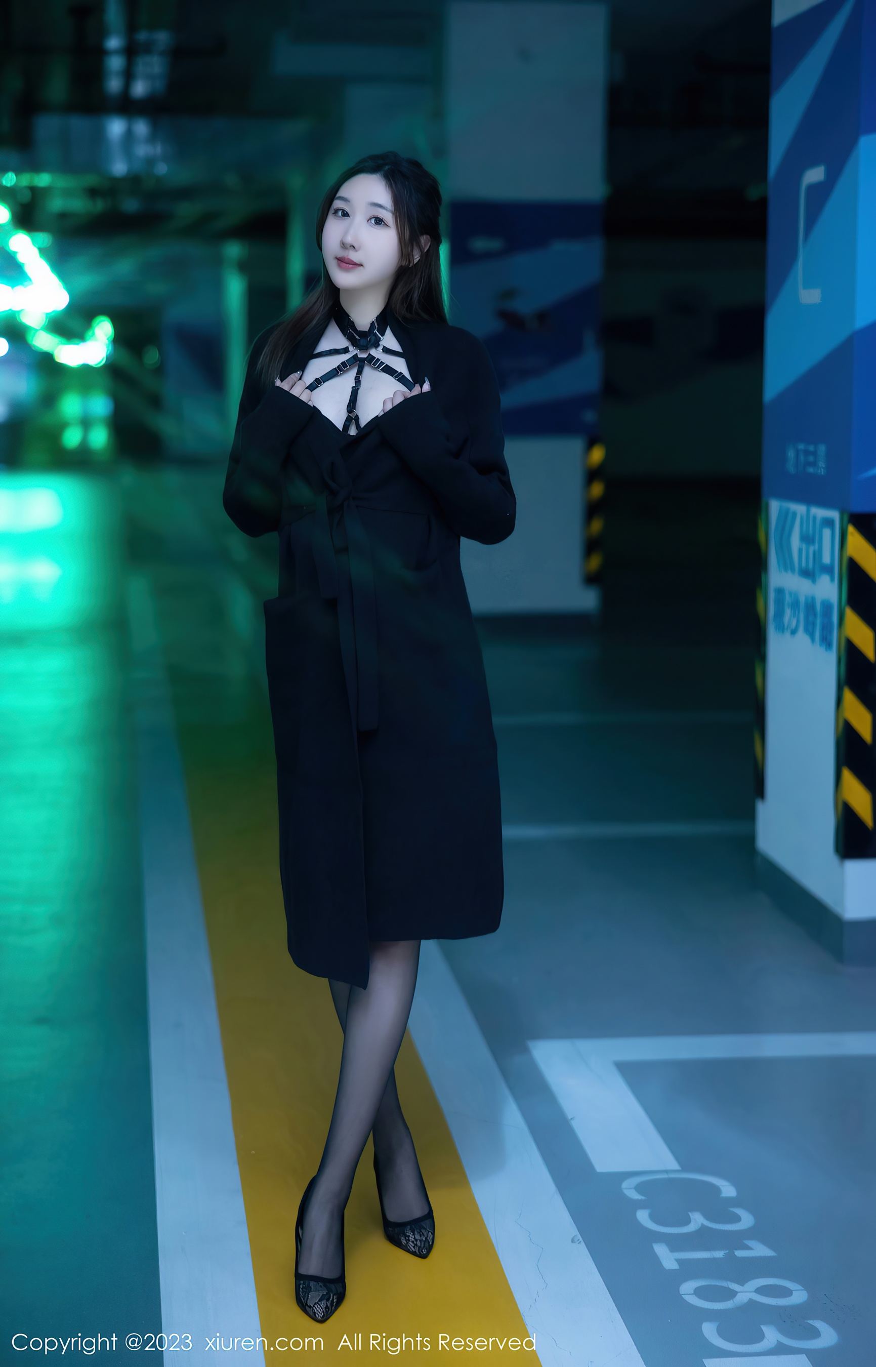 [XiuRen秀人网] No.6650 江真真 黑丝美臀-看套图