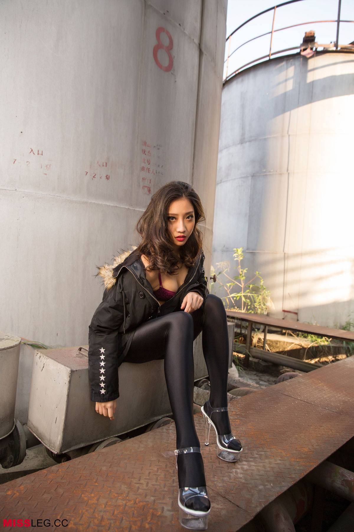 [MISSLEG蜜丝俱乐部]Vol.006 LynnXiuren秀人写真高清美女套图写真下载-看套图最新发布论坛Xiuren秀人写真高清美女套图写真下载-看套图免费套图Xiuren秀人写真高清美女套图写真下载-看套图看套图