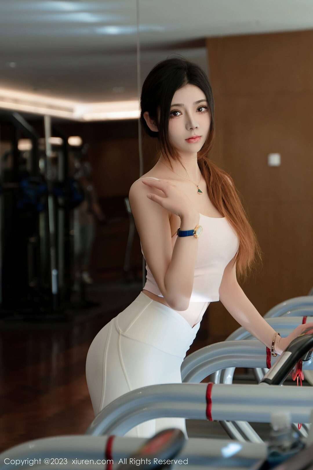 [XiuRen秀人网] No.6734 加朵babe 运动服美腿-看套图