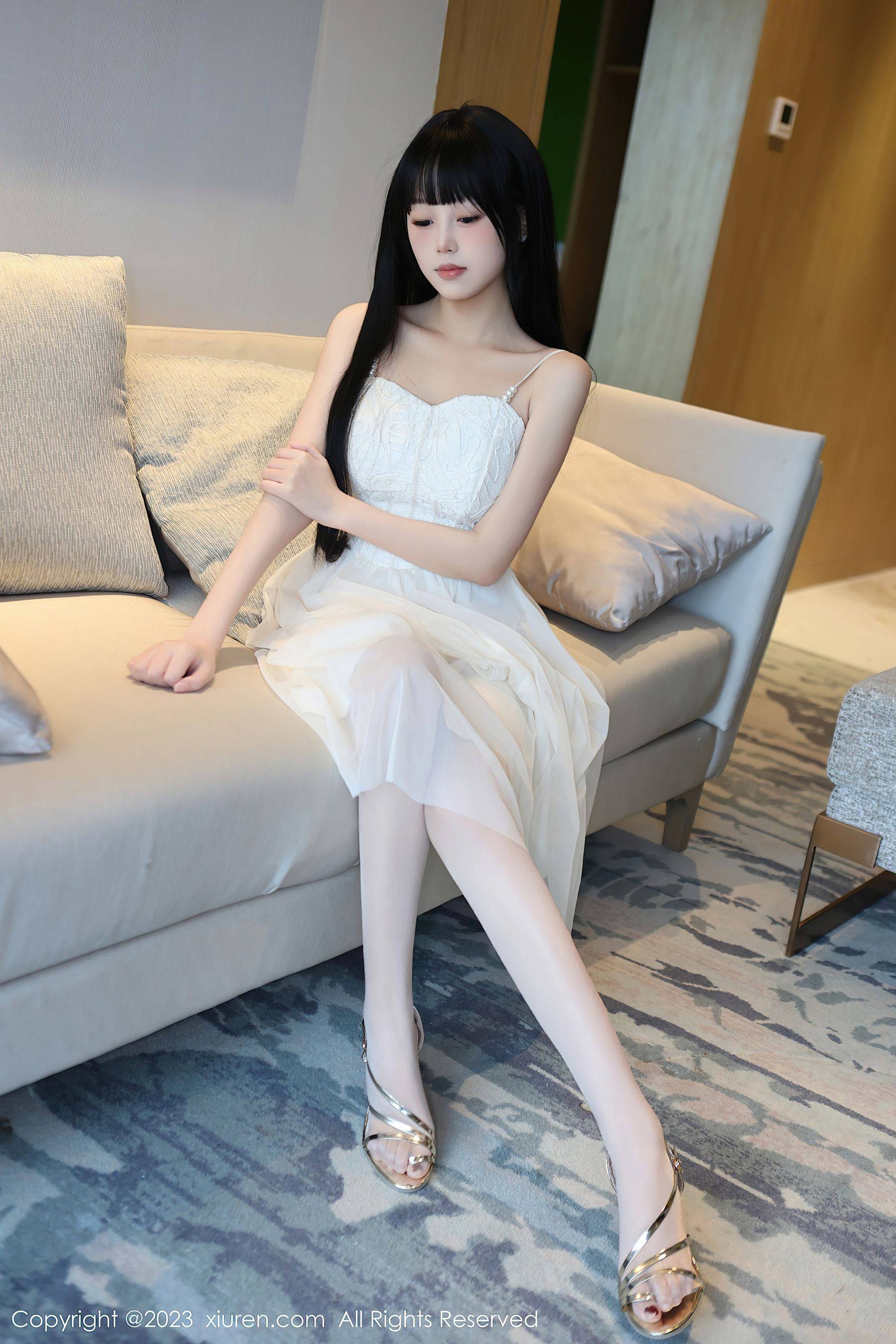[XiuRen秀人网] No.6828 早川京子 清纯美腿Xiuren秀人写真高清美女套图写真下载-看套图看套图
