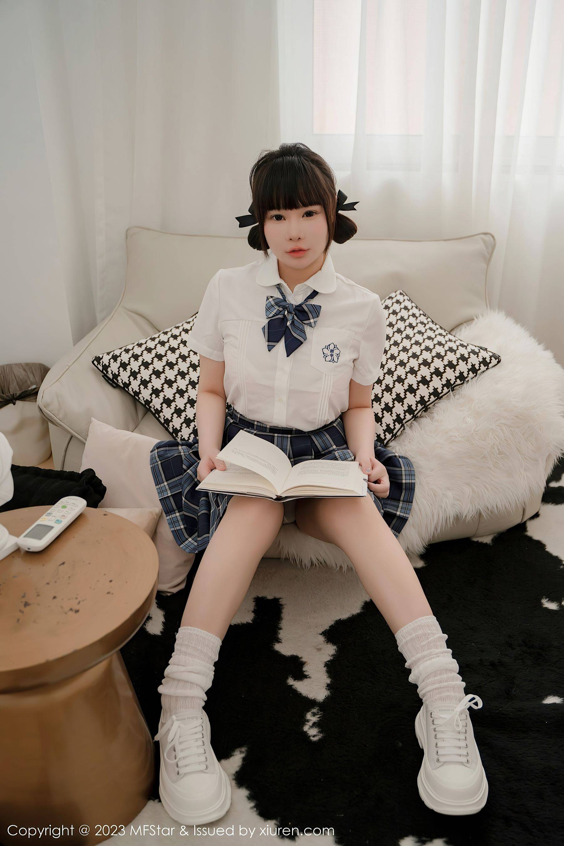 [MFStar模范学院] VOL.621 水塔塔 美腿睡裙Xiuren秀人写真高清美女套图写真下载-看套图看套图