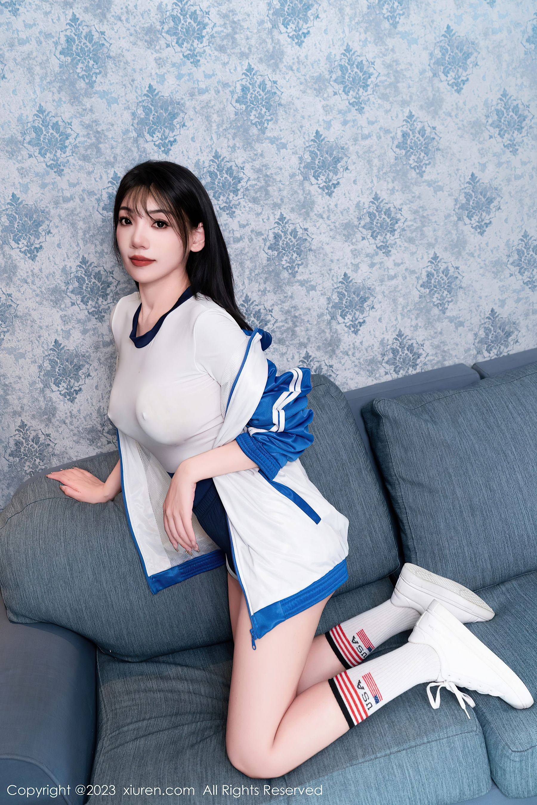 [XiuRen秀人网] No.7106 小泡芙winna 运动美腿Xiuren秀人写真高清美女套图写真下载-看套图看套图