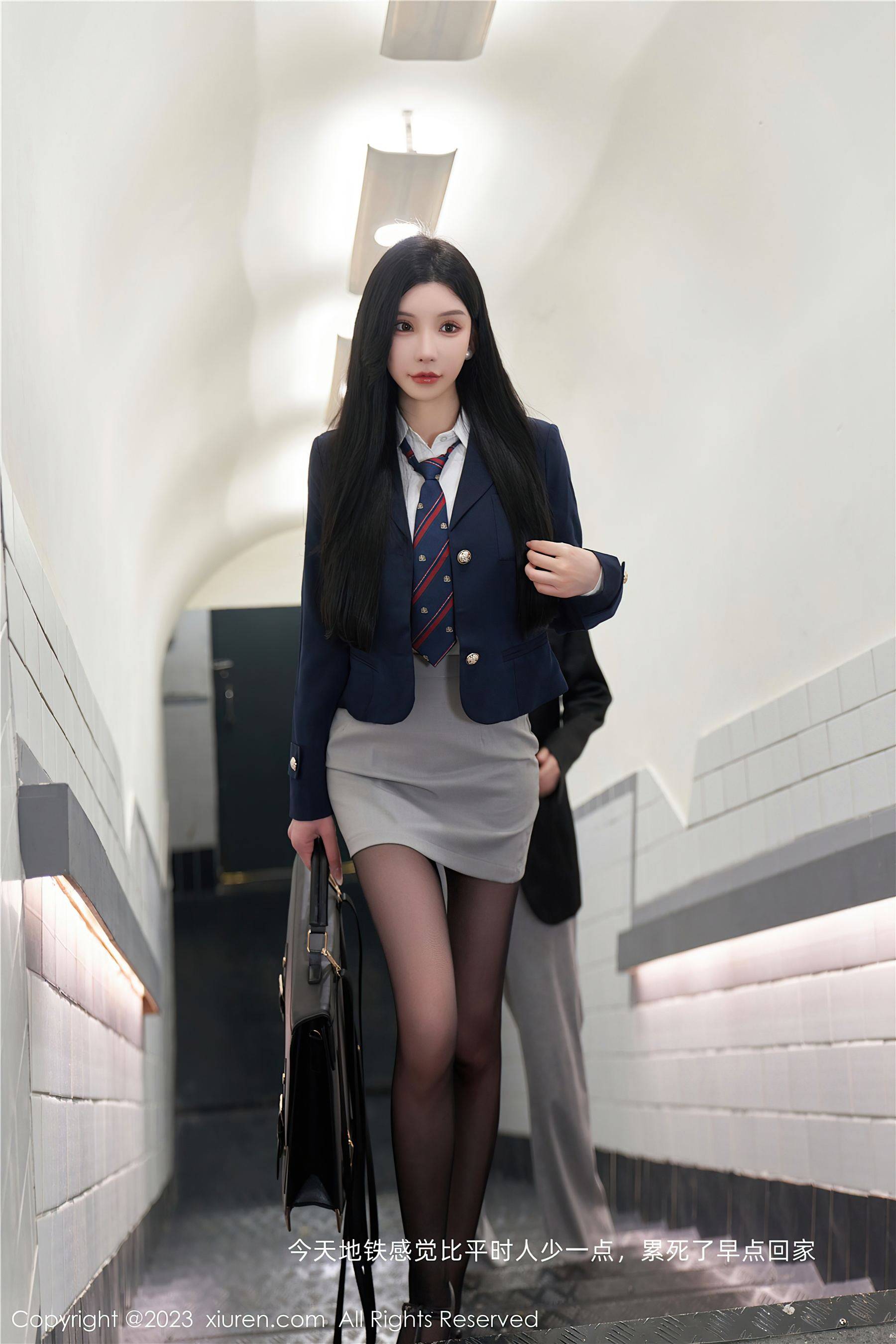 [XiuRen秀人网] No.7086 周于希Sally 制服短裙Xiuren秀人写真高清美女套图写真下载-看套图看套图