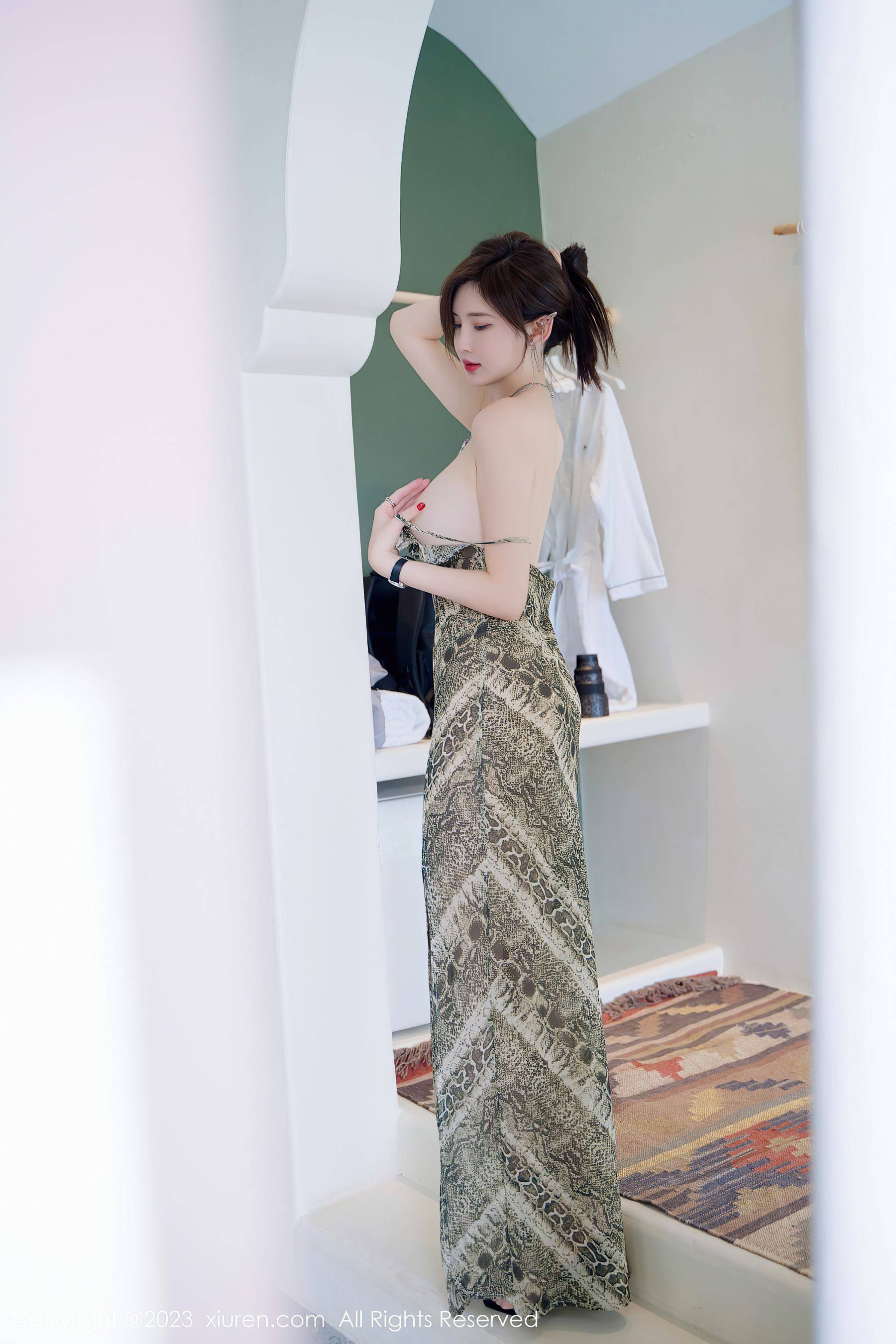[XiuRen秀人网] No.7339 Carol周妍希 长裙美臀Xiuren秀人写真高清美女套图写真下载-看套图看套图