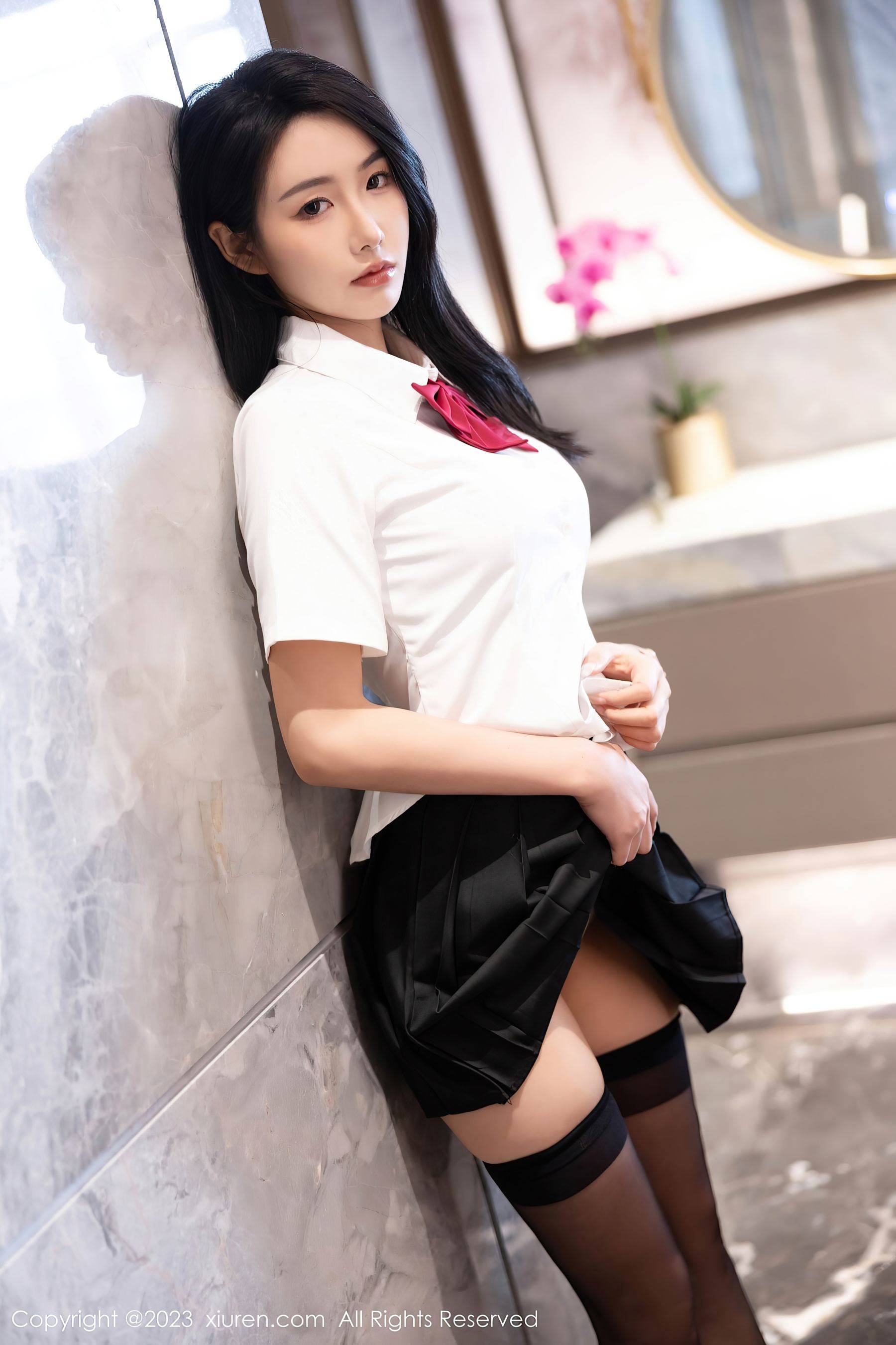 [XiuRen秀人网] No.7653 苏苏阿 短裙美腿-看套图
