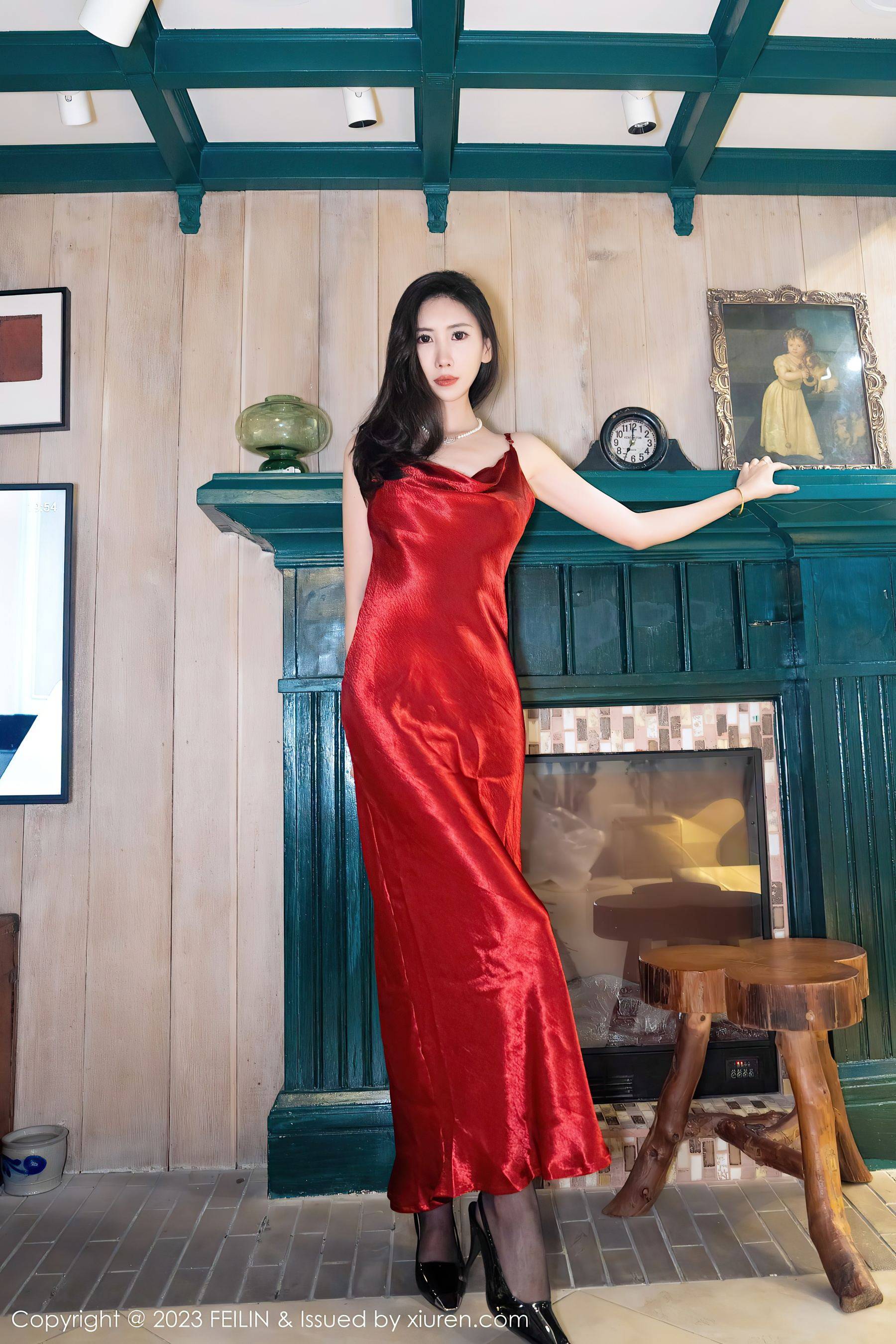 [FEILIN嗲囡囡] VOL.467 章芃芃 长裙美腿Xiuren秀人写真高清美女套图写真下载-看套图看套图