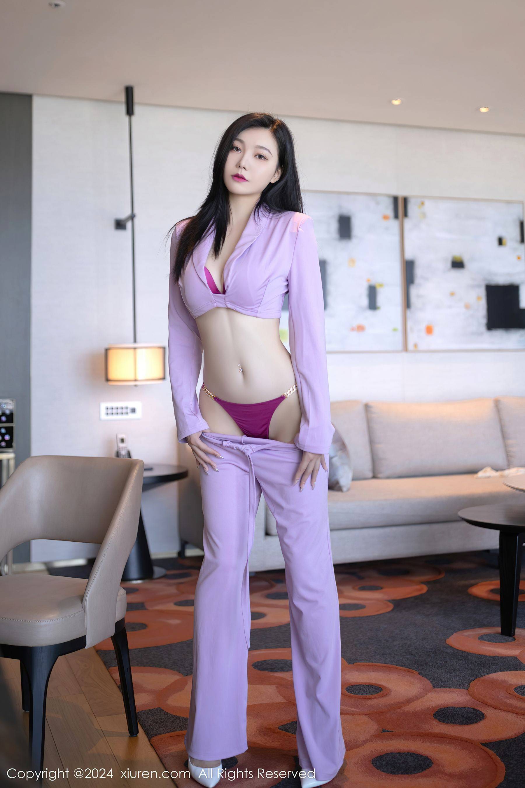 [XiuRen秀人网] No.8006 安然anran OL美腿-看套图