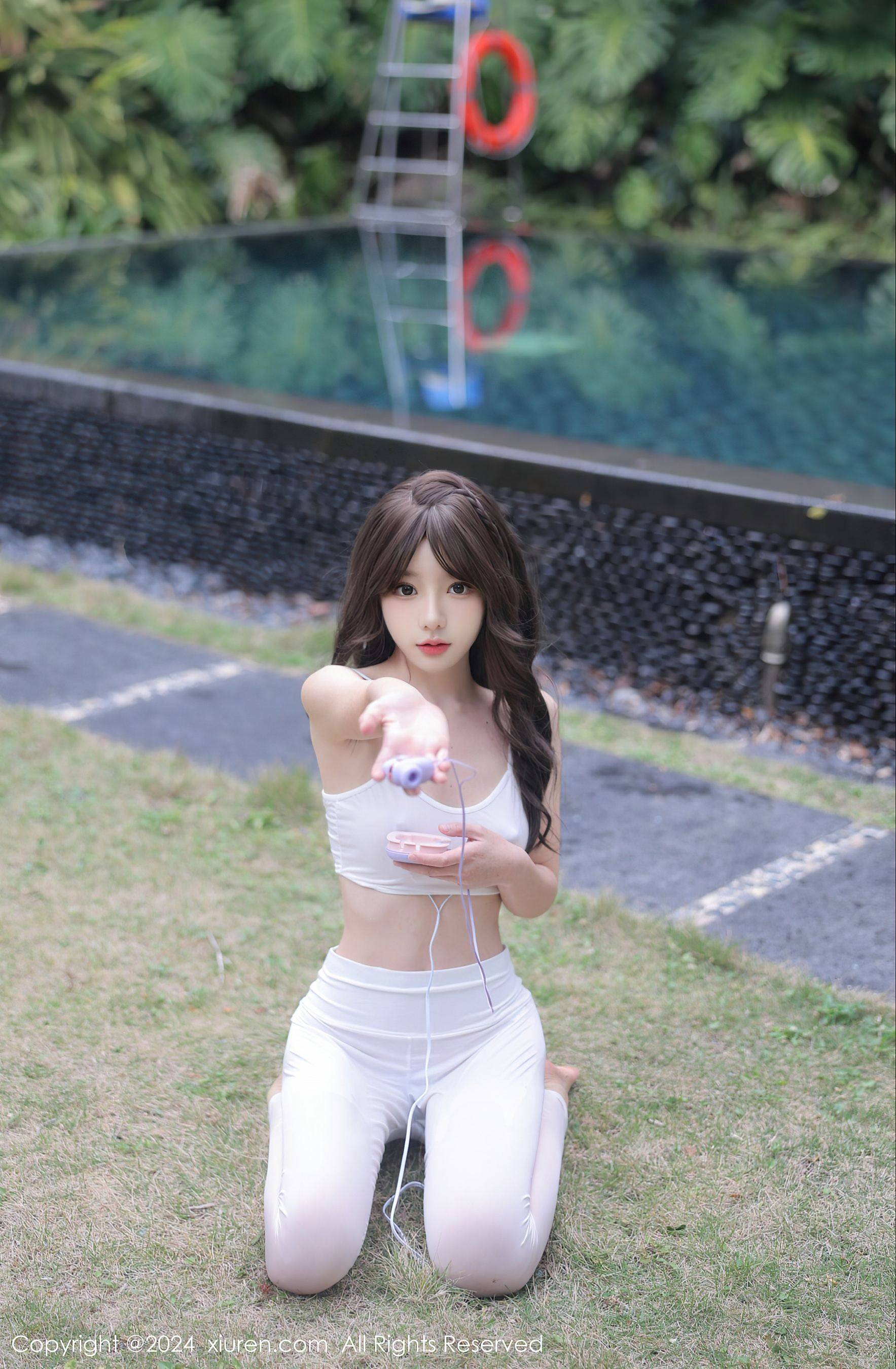 [XiuRen秀人网] No.8132 桃妖夭 新人美腿-看套图