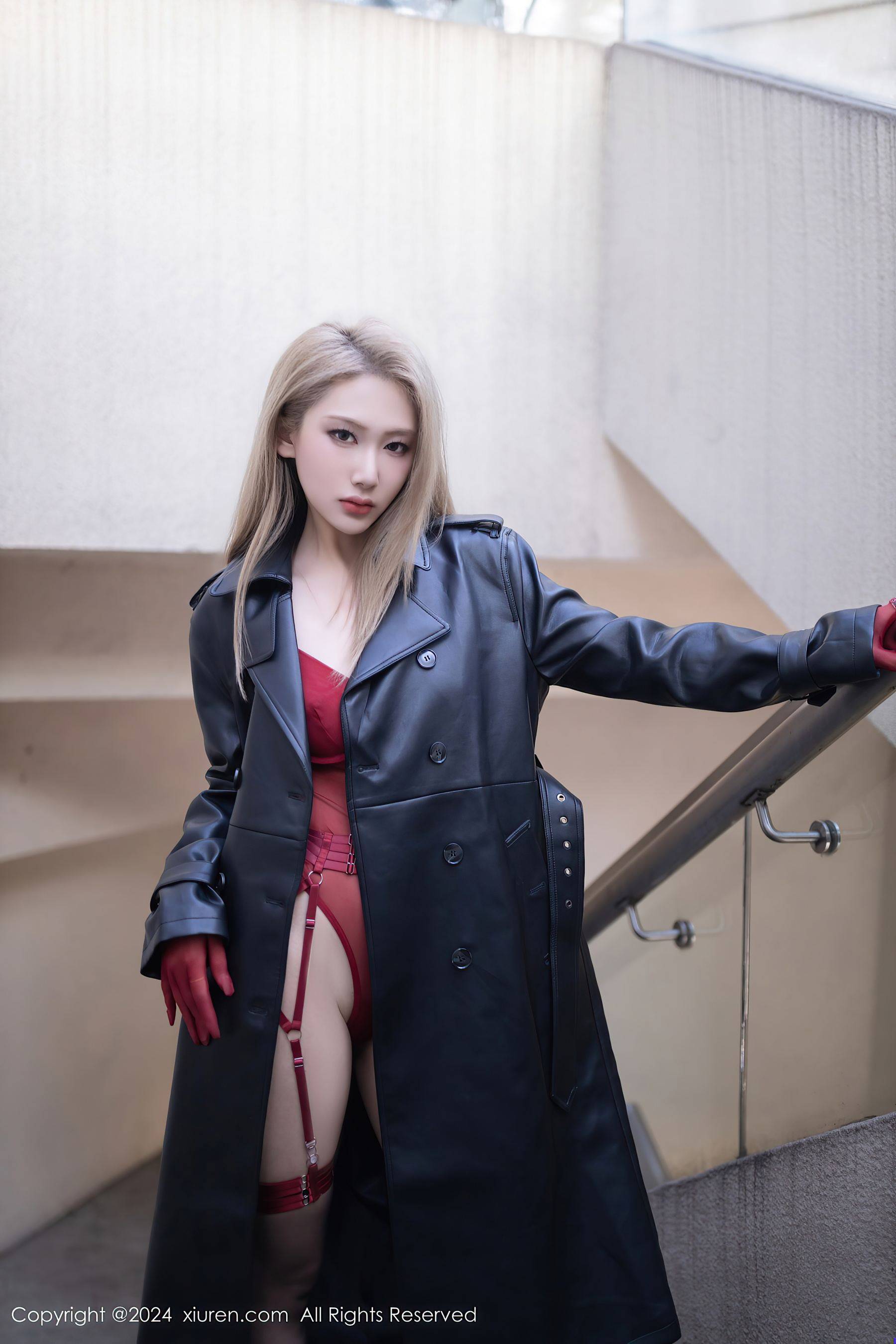 [XiuRen秀人网] No.8124 沈青黛 黑丝美臀-看套图