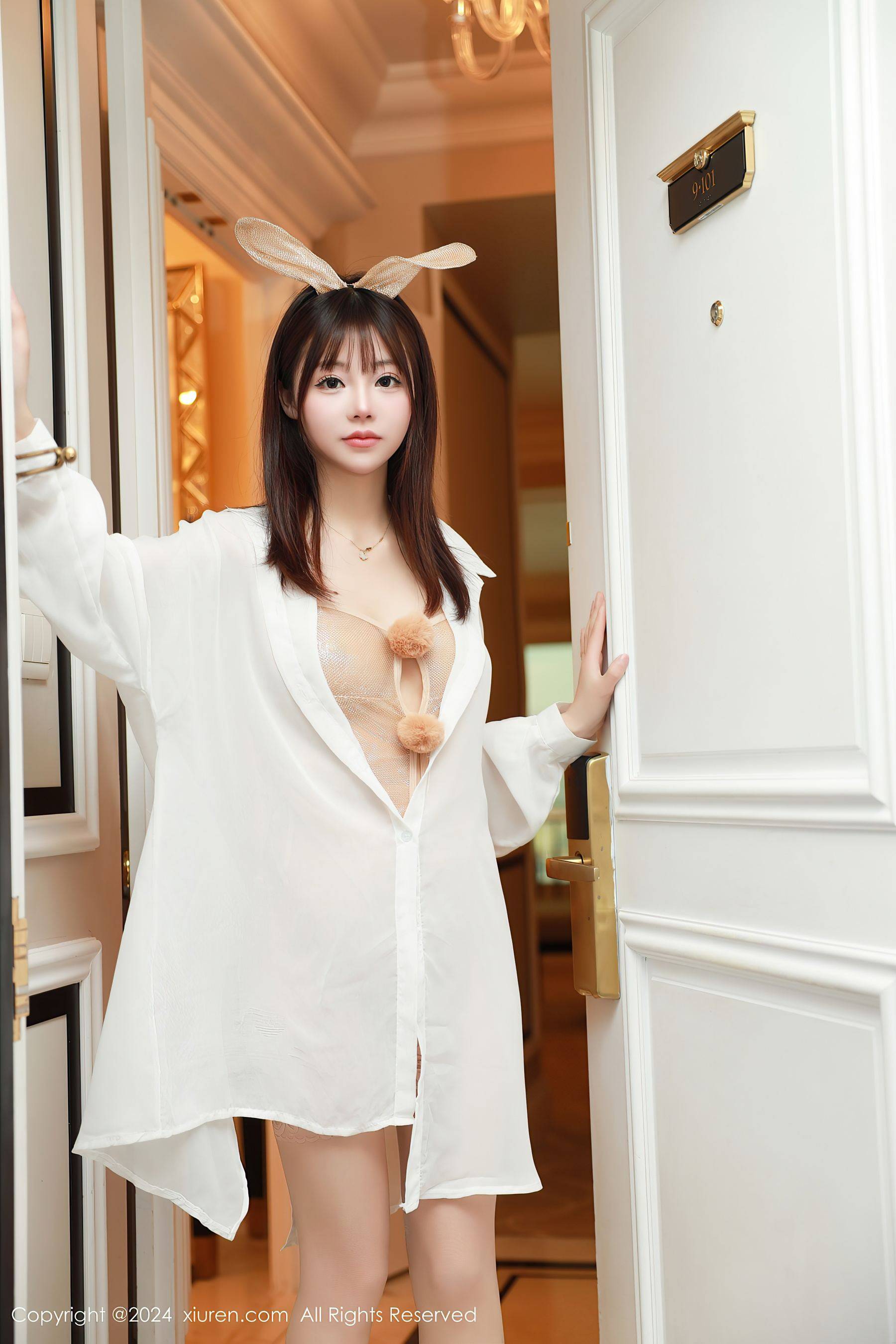 [XiuRen秀人网] No.8645 佘贝拉Bella 丝袜美腿-看套图