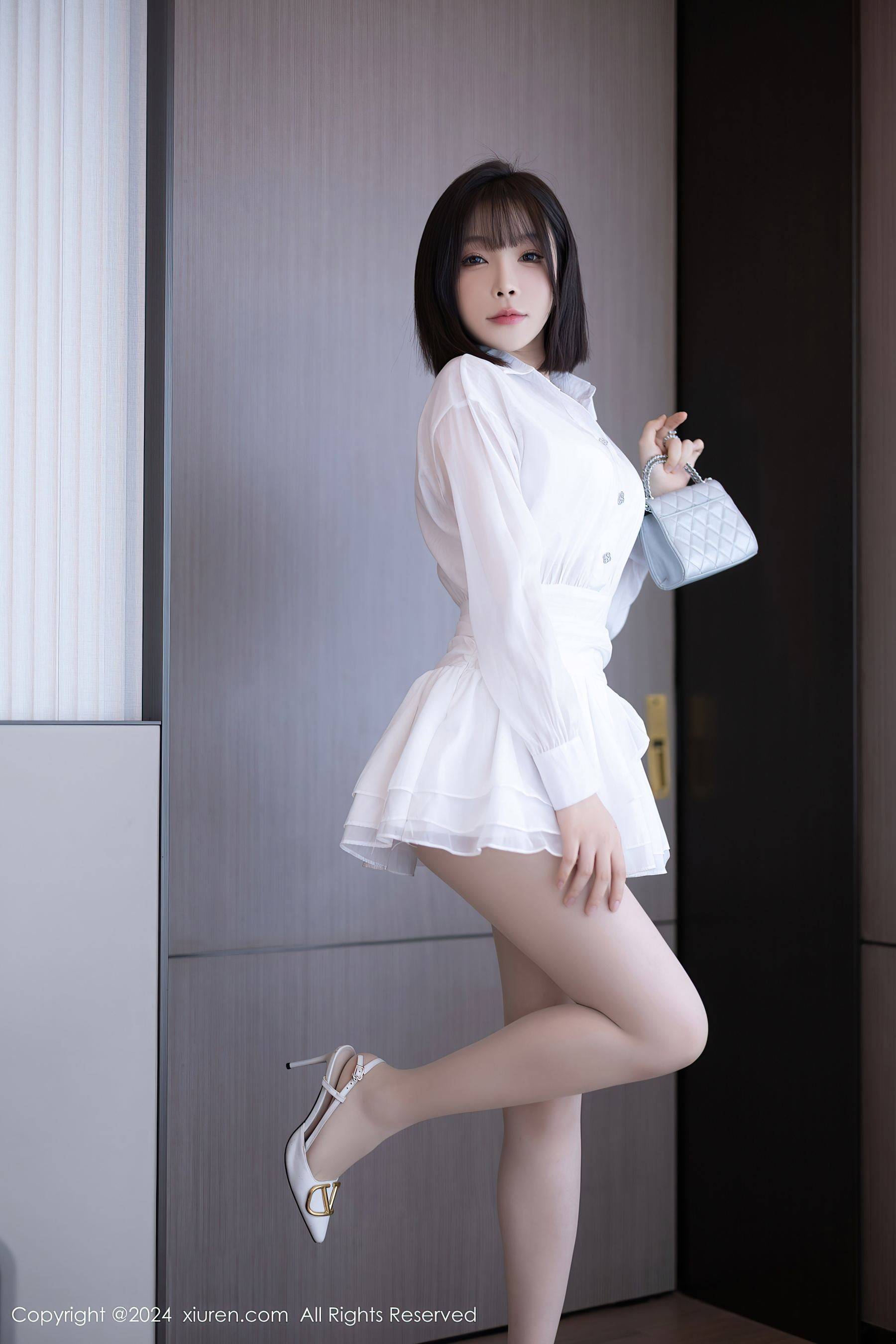 [XiuRen秀人网] No.9020 徐莉芝Booty 丝袜美腿Xiuren秀人写真高清美女套图写真下载-看套图看套图