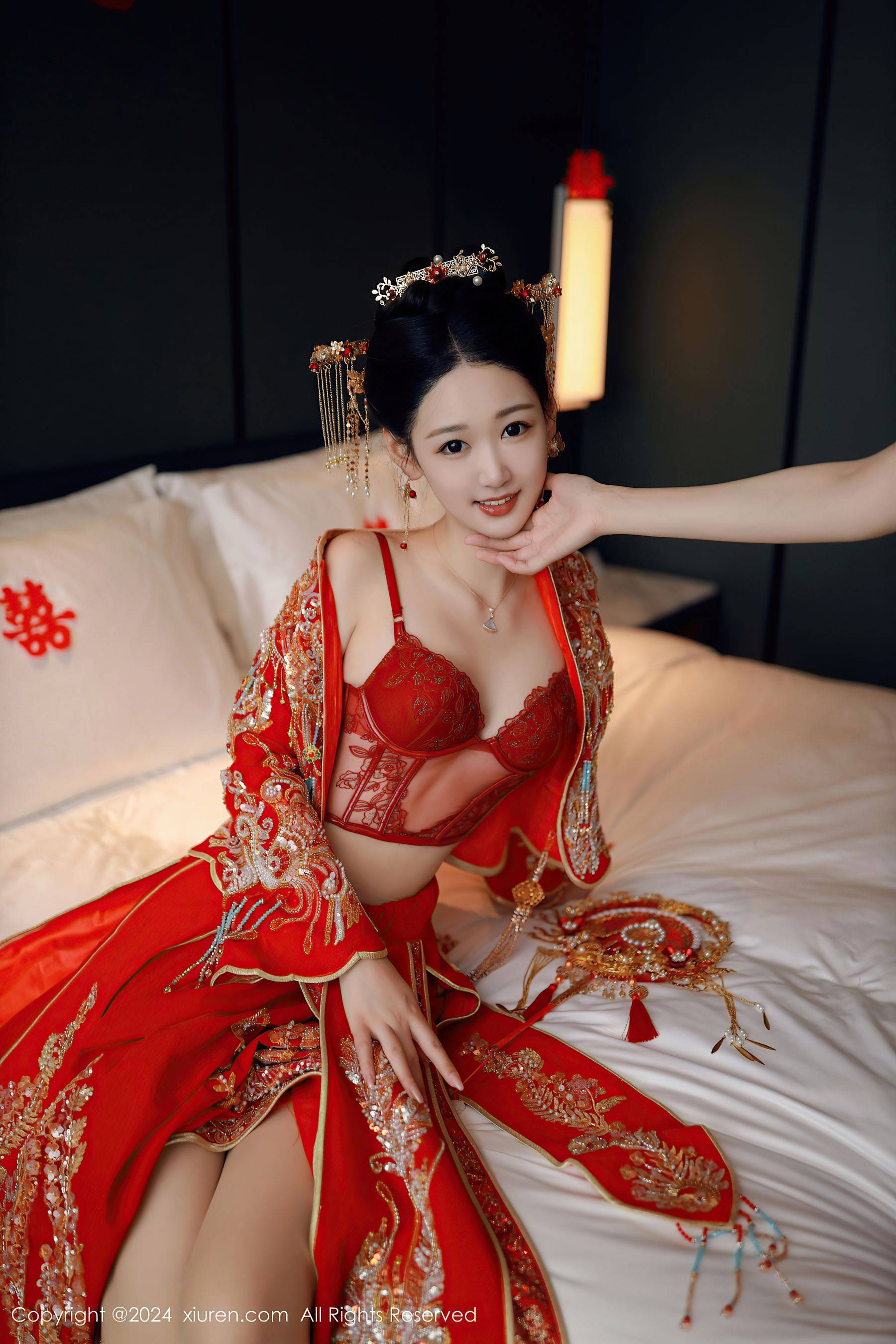 [XiuRen秀人网] No.8972 唐安琪 丝袜美腿Xiuren秀人写真高清美女套图写真下载-看套图看套图