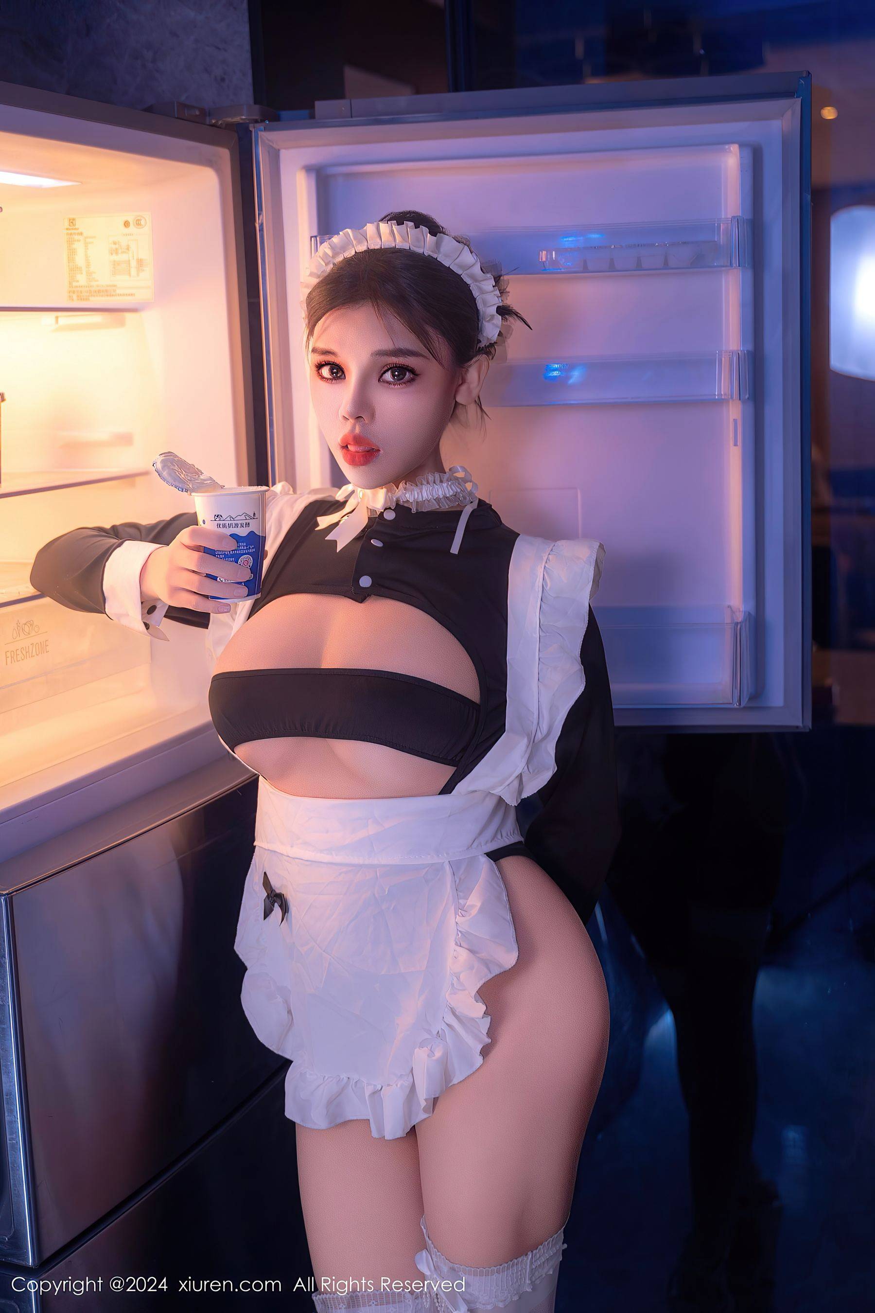 [XiuRen秀人网] No.8966 小童颜 丝袜美臀Xiuren秀人写真高清美女套图写真下载-看套图看套图