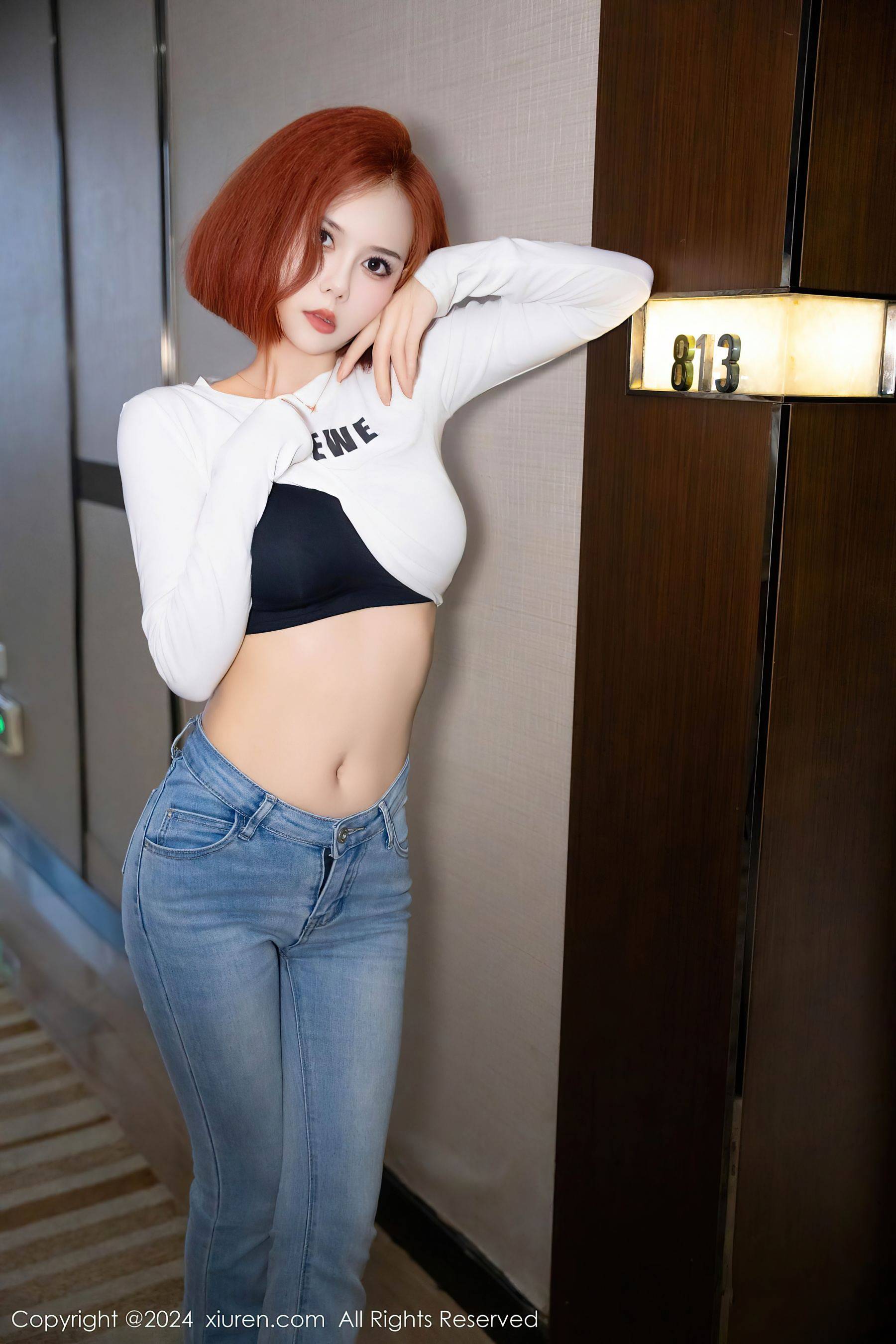 [XiuRen秀人网] No.9050 白芷yy 牛仔裤美腿Xiuren秀人写真高清美女套图写真下载-看套图看套图