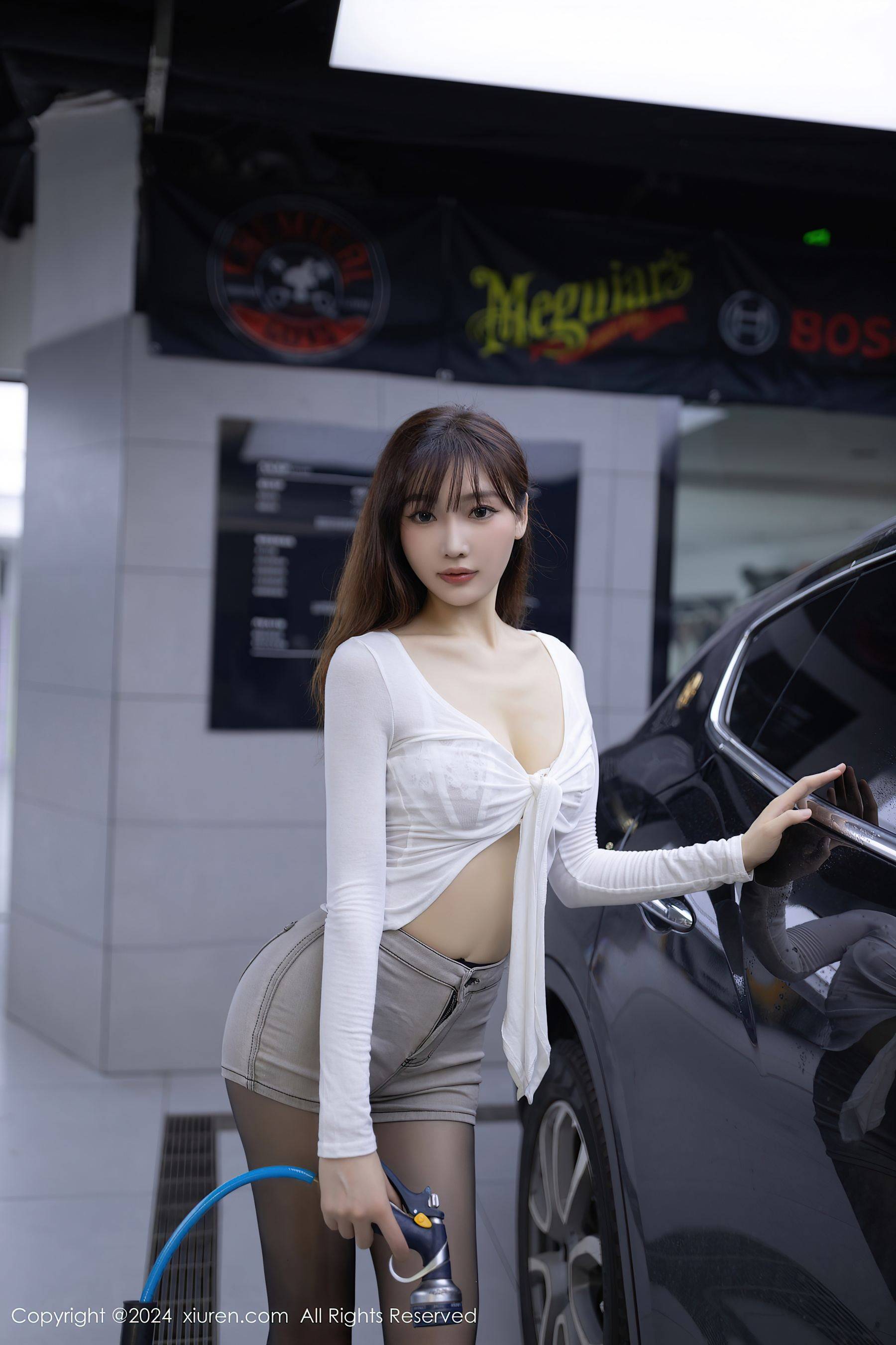 [XiuRen秀人网] No.9181 陆萱萱 黑丝美腿Xiuren秀人写真高清美女套图写真下载-看套图看套图
