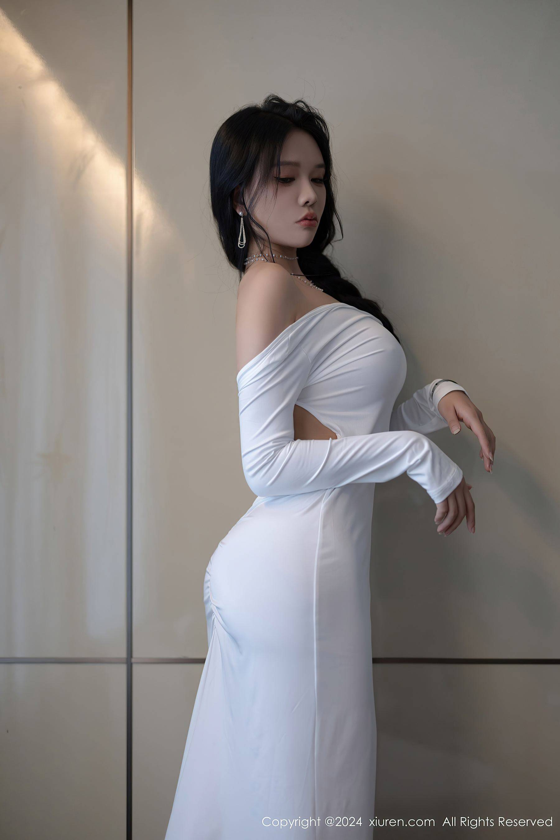 [XiuRen秀人网] No.9115 娜比 黑丝美腿Xiuren秀人写真高清美女套图写真下载-看套图看套图