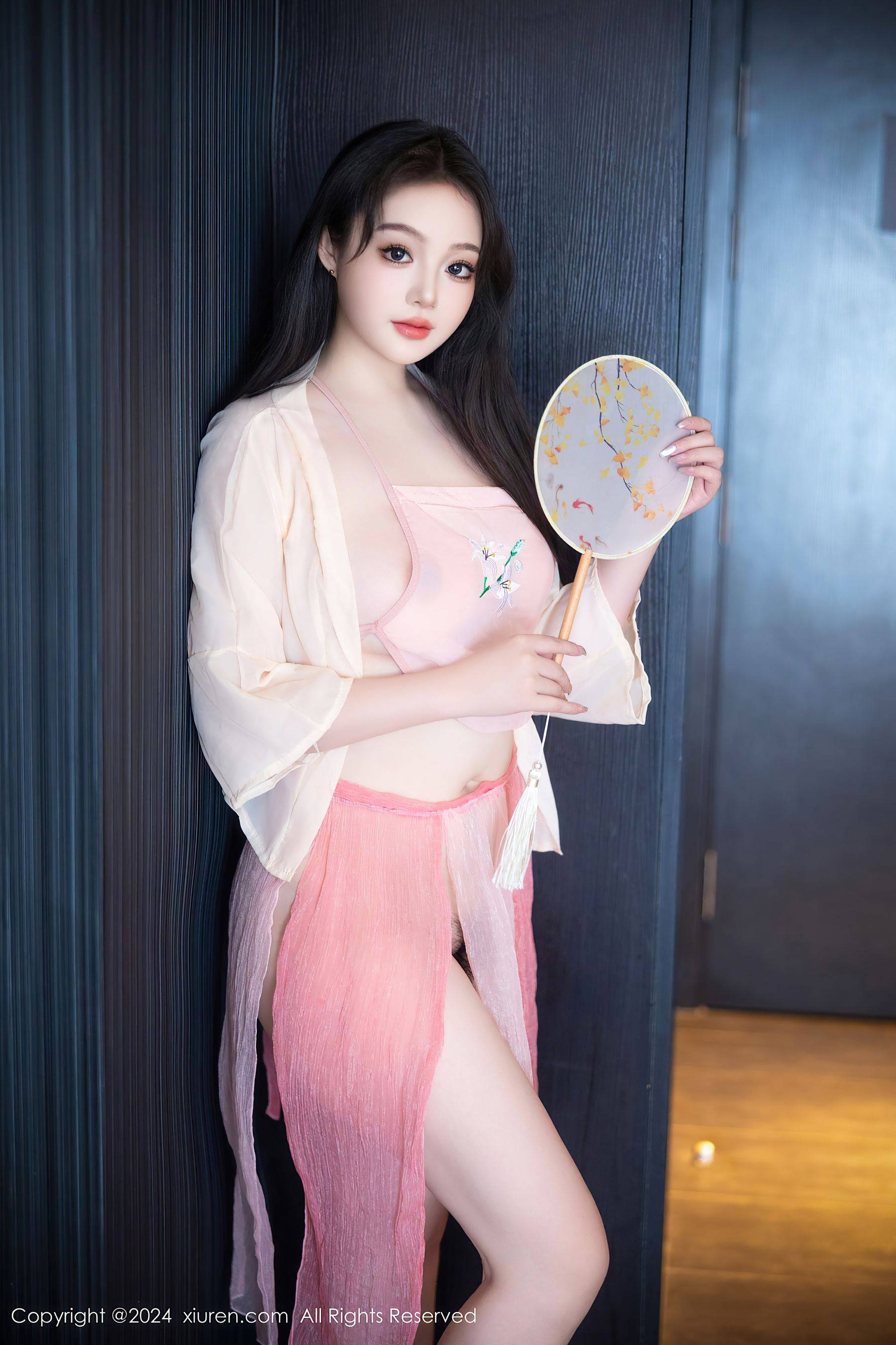[XiuRen秀人网] No.9211 潘多拉哦 美臀性感Xiuren秀人写真高清美女套图写真下载-看套图看套图