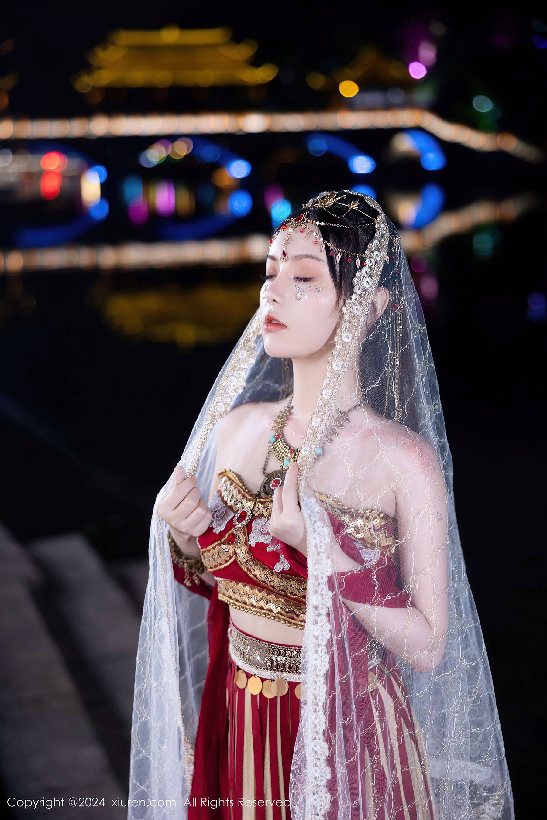 [XiuRen秀人网] No.8349 豆瓣酱 美乳性感Xiuren秀人写真高清美女套图写真下载-看套图看套图