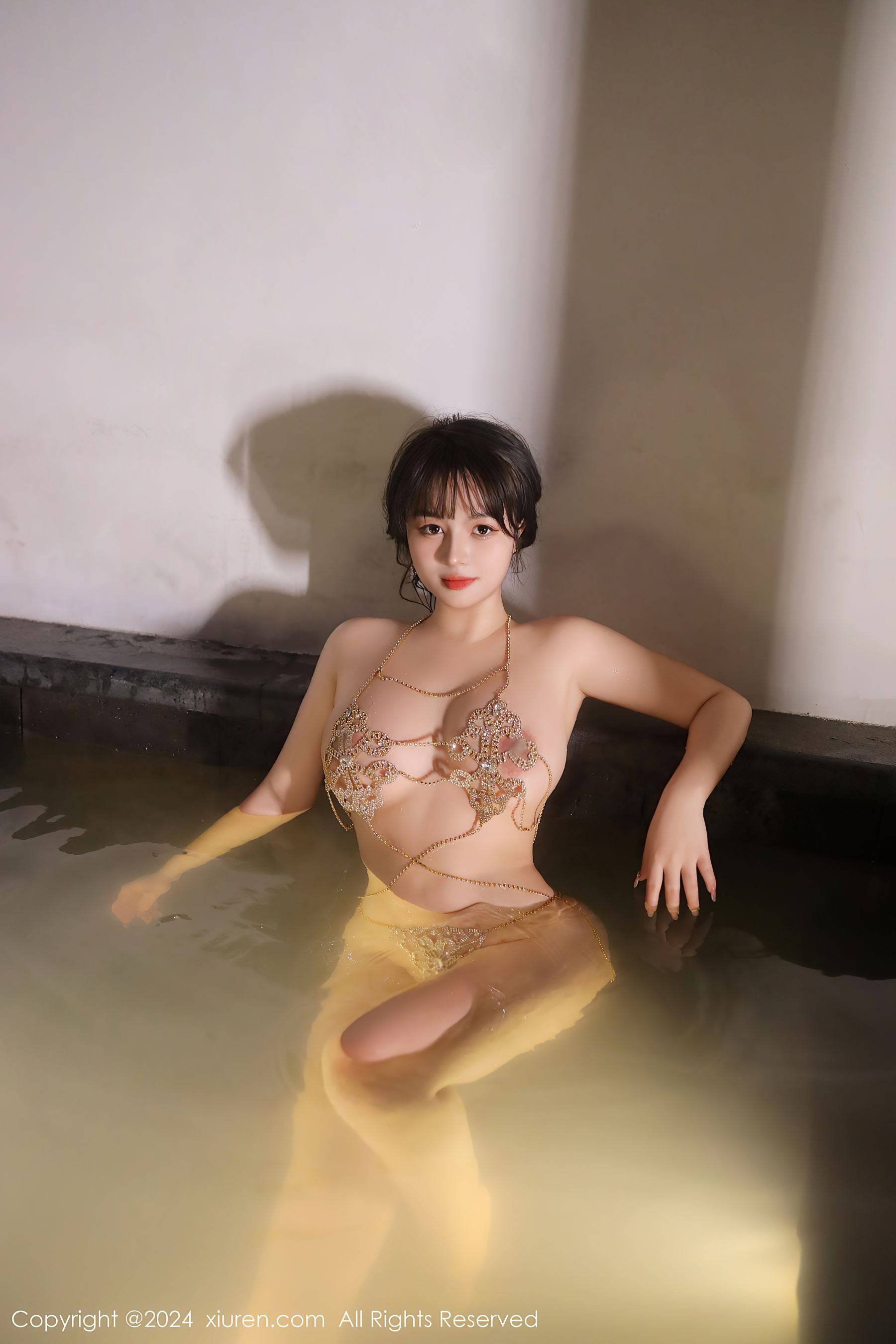 [XiuRen秀人网] No.8075 沈思怡 丰腴美臀Xiuren秀人写真高清美女套图写真下载-看套图看套图