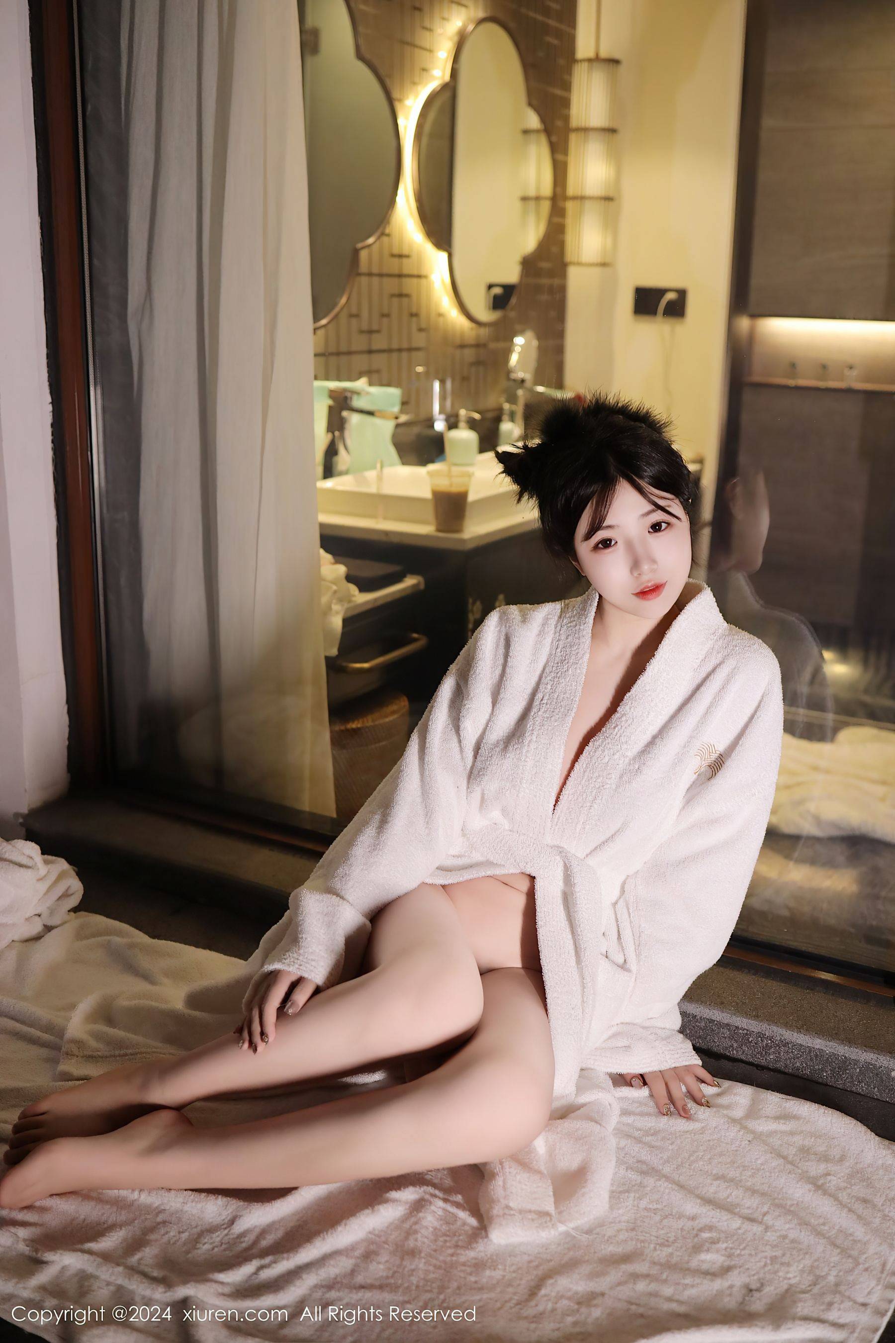 [XiuRen秀人网] No.8263 陈小花 美臀性感Xiuren秀人写真高清美女套图写真下载-看套图看套图