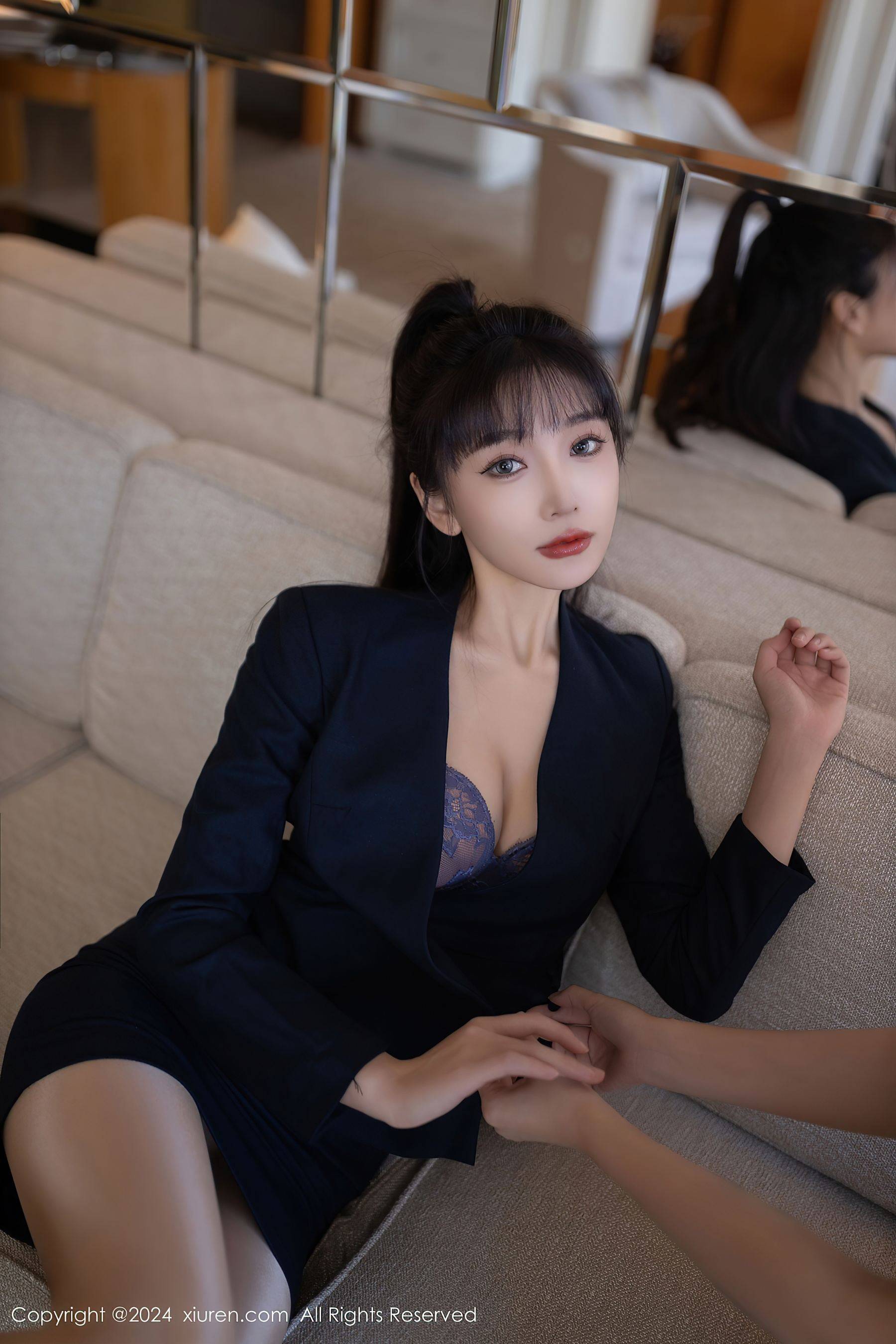 [XiuRen秀人网] No.9263 陆萱萱 丝袜美腿Xiuren秀人写真高清美女套图写真下载-看套图看套图