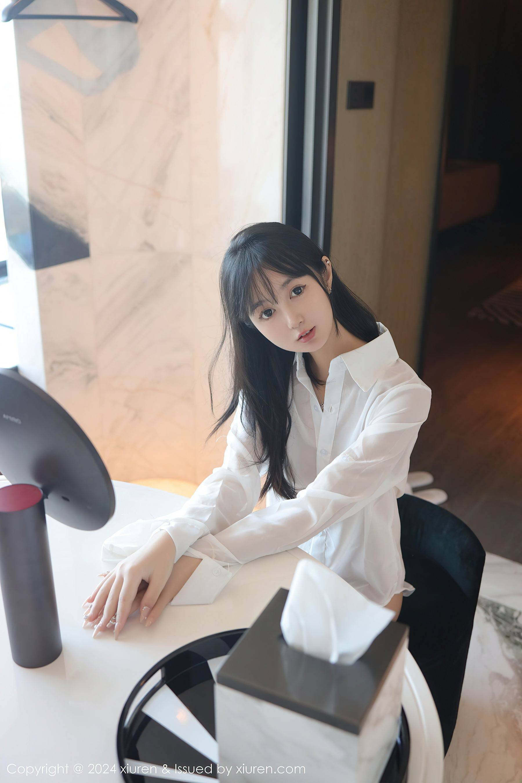 [XiuRen秀人网] No.9251 林好好 新人美腿Xiuren秀人写真高清美女套图写真下载-看套图看套图