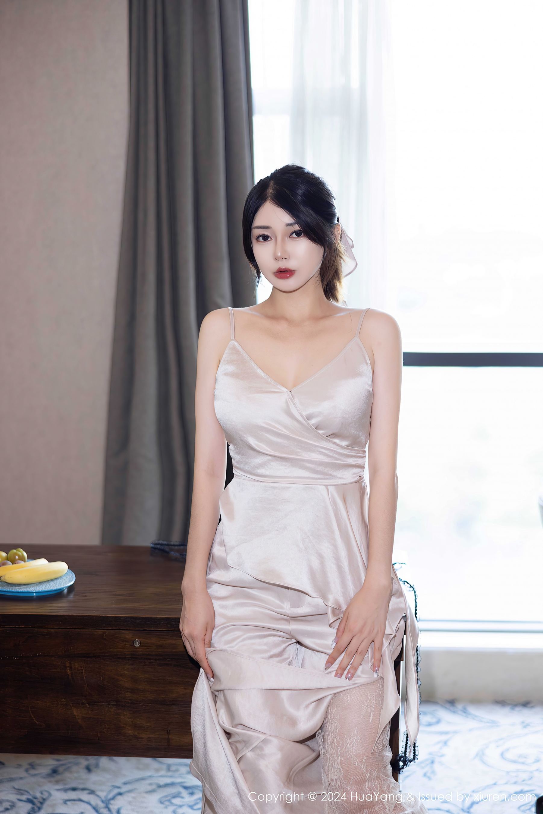 [HuaYang花漾] VOL.613 凯竹Quinn 丝袜美腿Xiuren秀人写真高清美女套图写真下载-看套图看套图