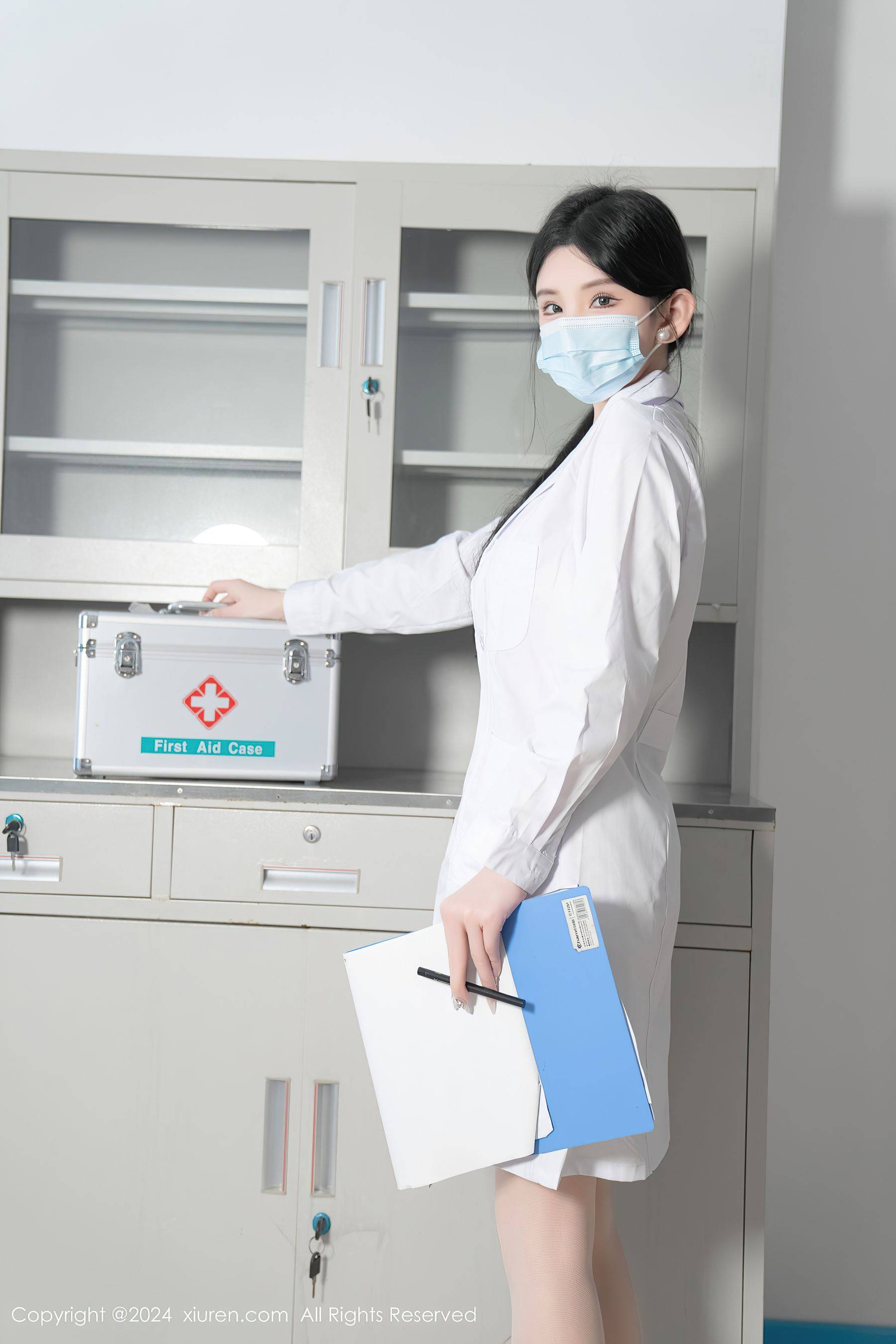 [XiuRen秀人网] No.8481 周于希Sally 丝袜美腿Xiuren秀人写真高清美女套图写真下载-看套图看套图