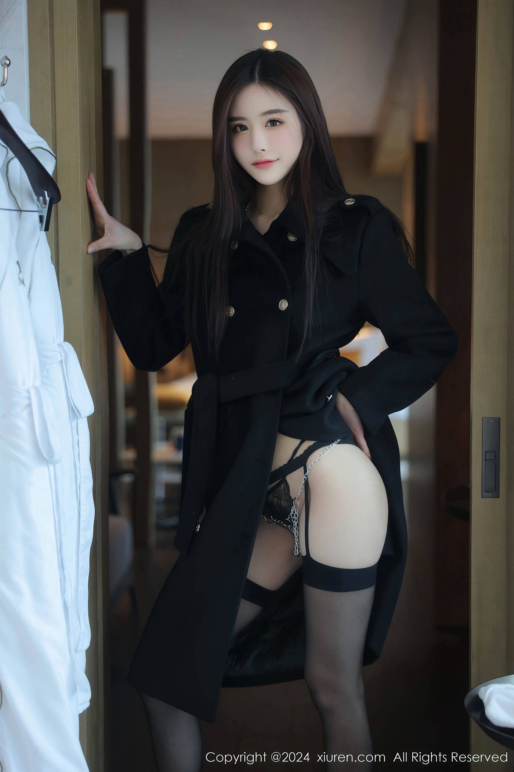 [XiuRen秀人网] No.8152 晚苏susu 黑丝美腿Xiuren秀人写真高清美女套图写真下载-看套图看套图