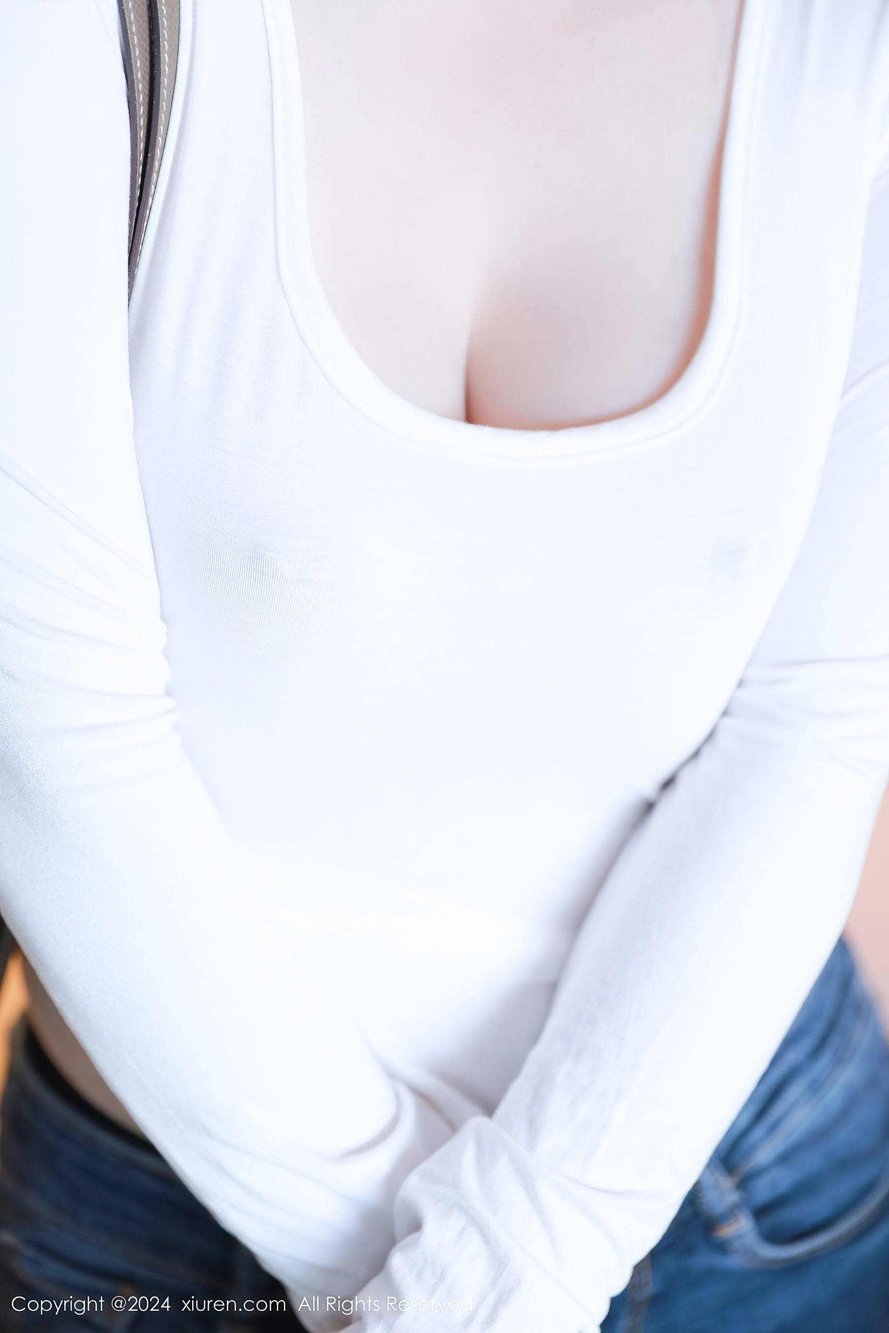 [XiuRen秀人网] No.8618 白茹雪abby 黑丝美腿Xiuren秀人写真高清美女套图写真下载-看套图看套图