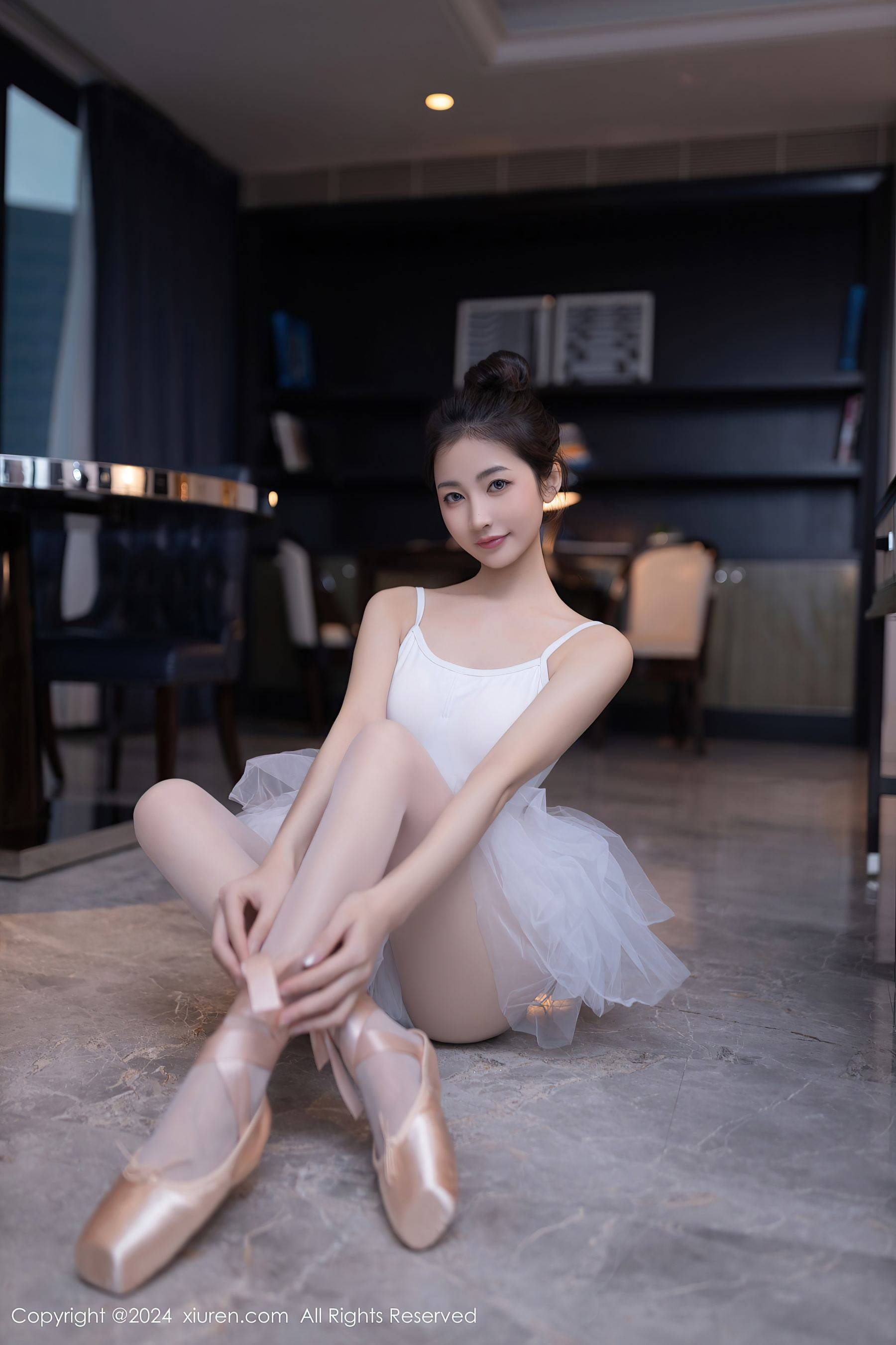 [XiuRen秀人网] No.8657 鱼尾fish 丝袜美腿Xiuren秀人写真高清美女套图写真下载-看套图看套图