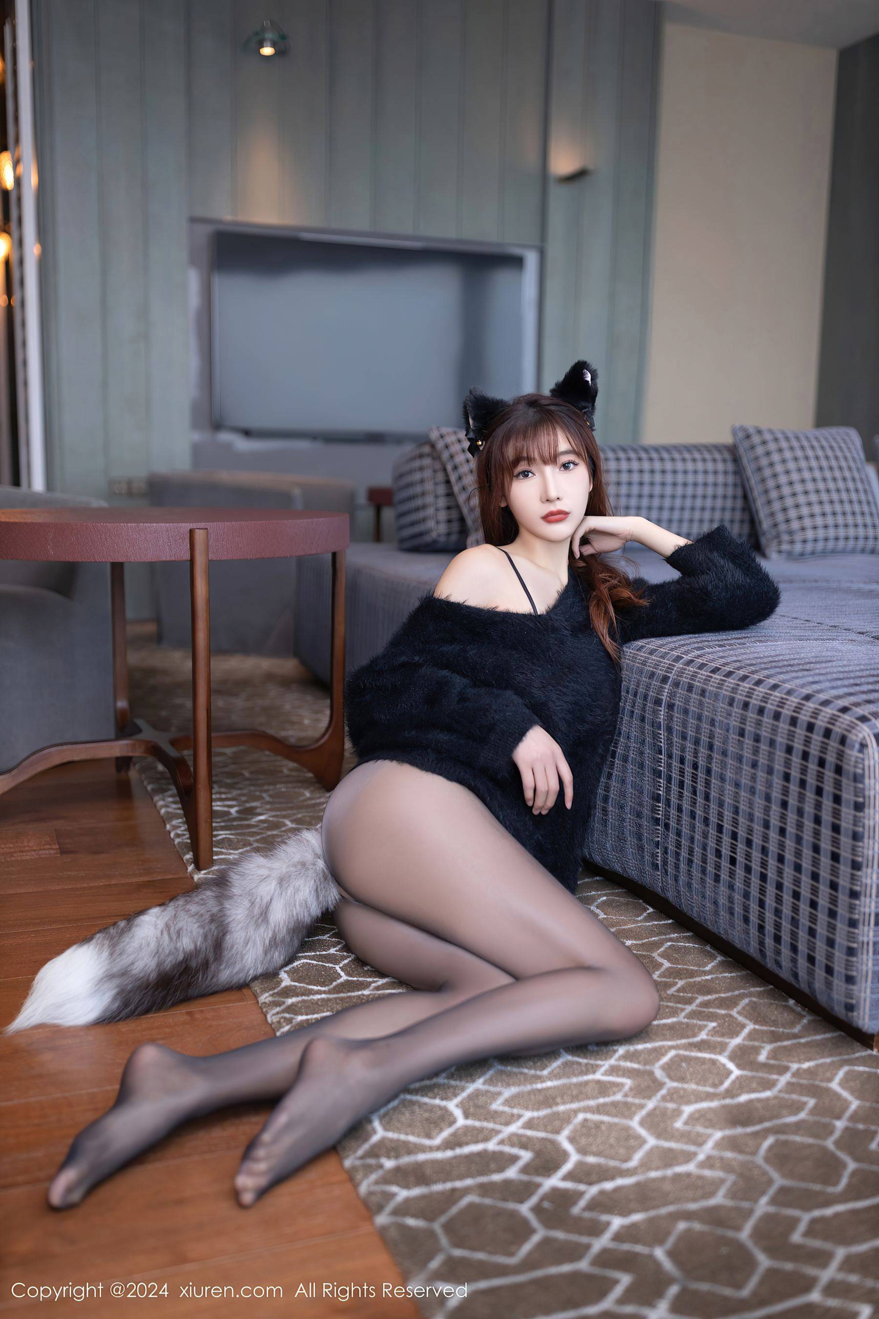 [XiuRen秀人网] No.8159 陆萱萱 黑丝性感Xiuren秀人写真高清美女套图写真下载-看套图看套图