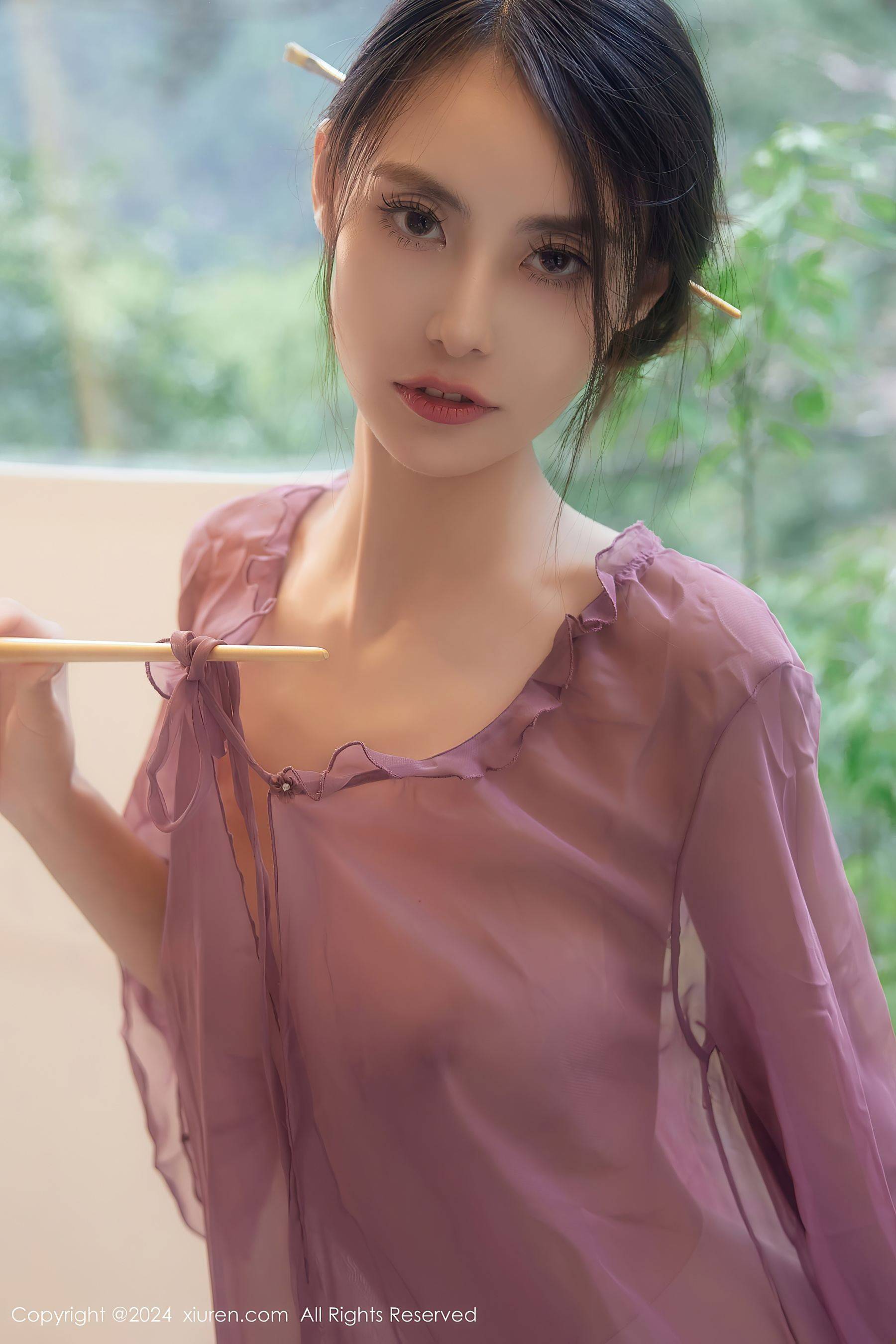 [XiuRen秀人网] No.8687 lingyu69 美腿丝袜Xiuren秀人写真高清美女套图写真下载-看套图看套图