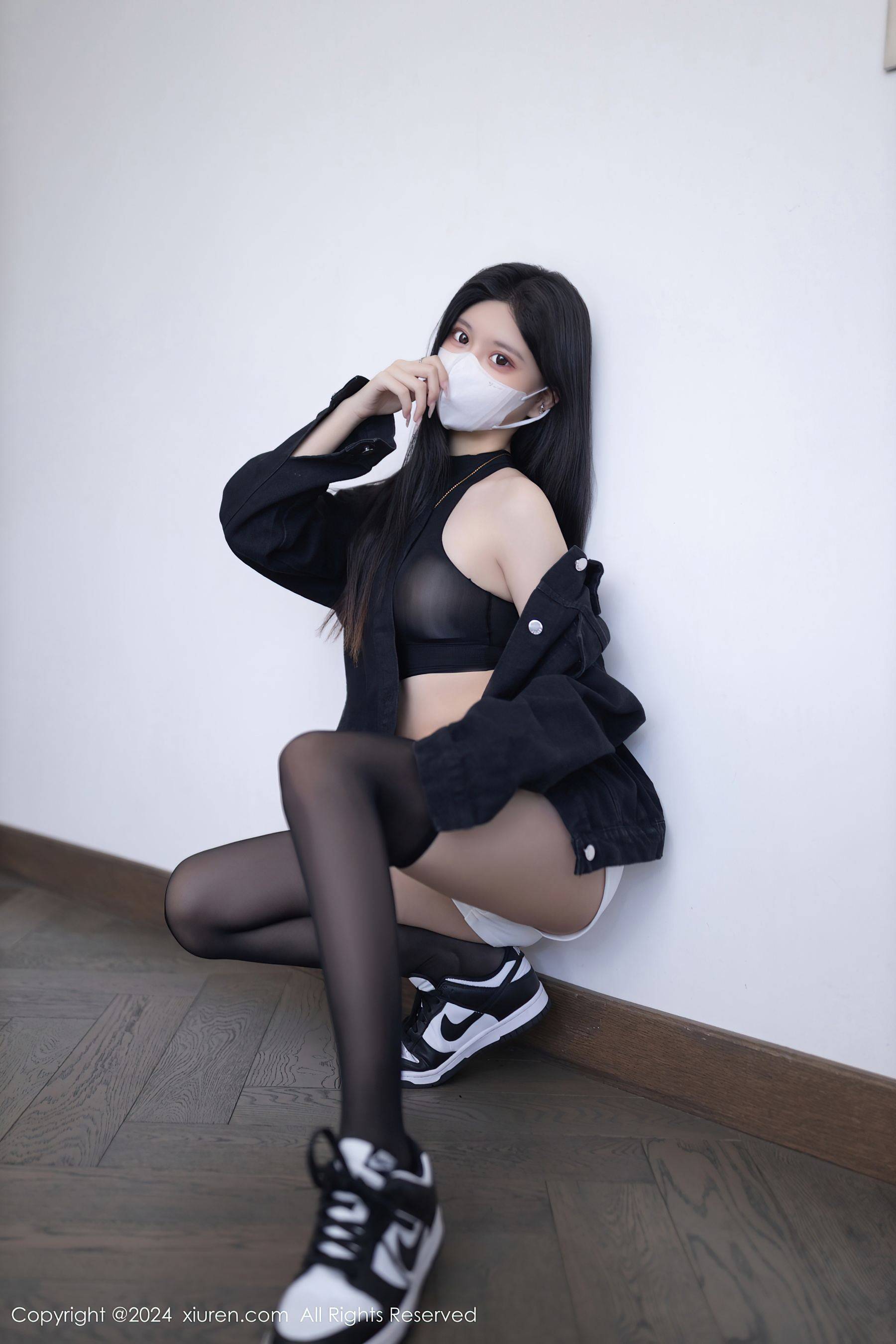 [XiuRen秀人网] No.8636 幼幼 美腿黑丝Xiuren秀人写真高清美女套图写真下载-看套图看套图
