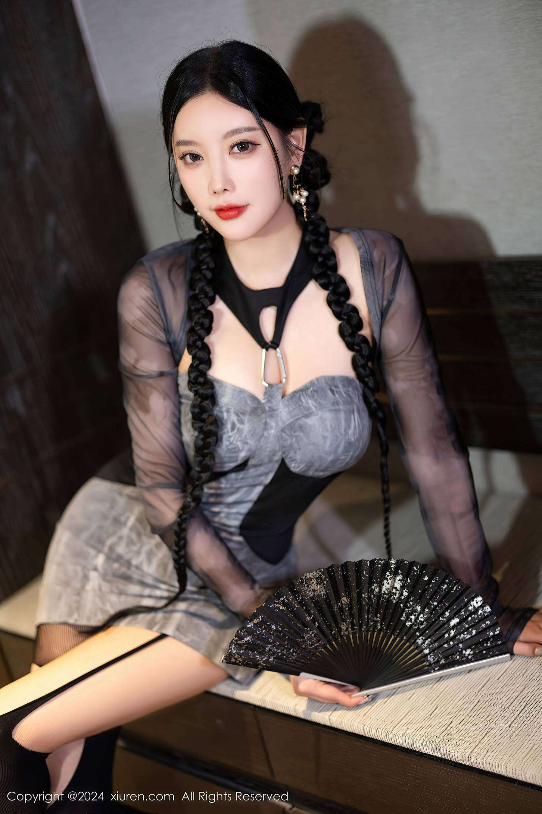 [XiuRen秀人网] No.8403 杨晨晨Yome 黑丝美腿Xiuren秀人写真高清美女套图写真下载-看套图看套图