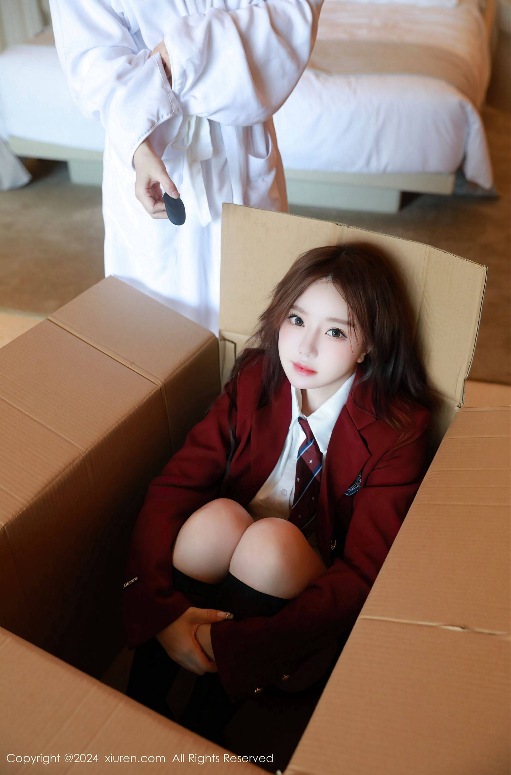 [XiuRen秀人网] No.8044 小薯条nienie 性感美臀Xiuren秀人写真高清美女套图写真下载-看套图看套图