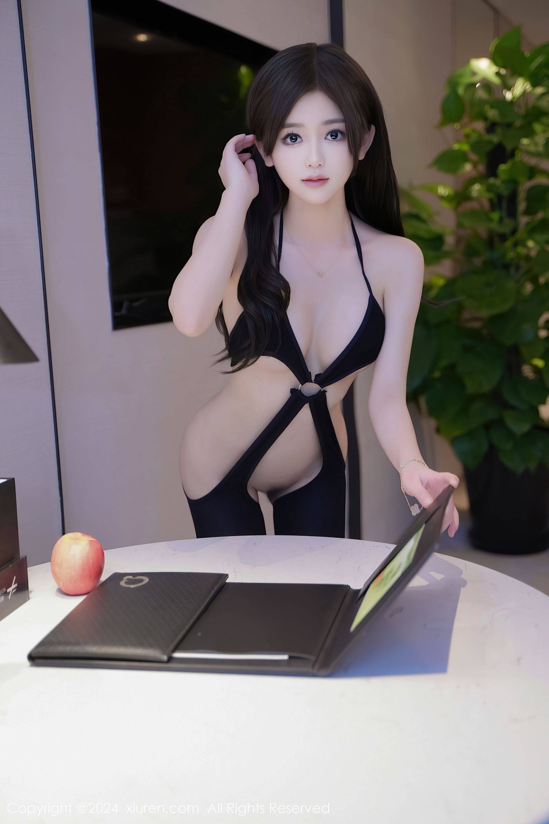[XiuRen秀人网] No.8172 奶茶味的包子 美腿性感Xiuren秀人写真高清美女套图写真下载-看套图看套图