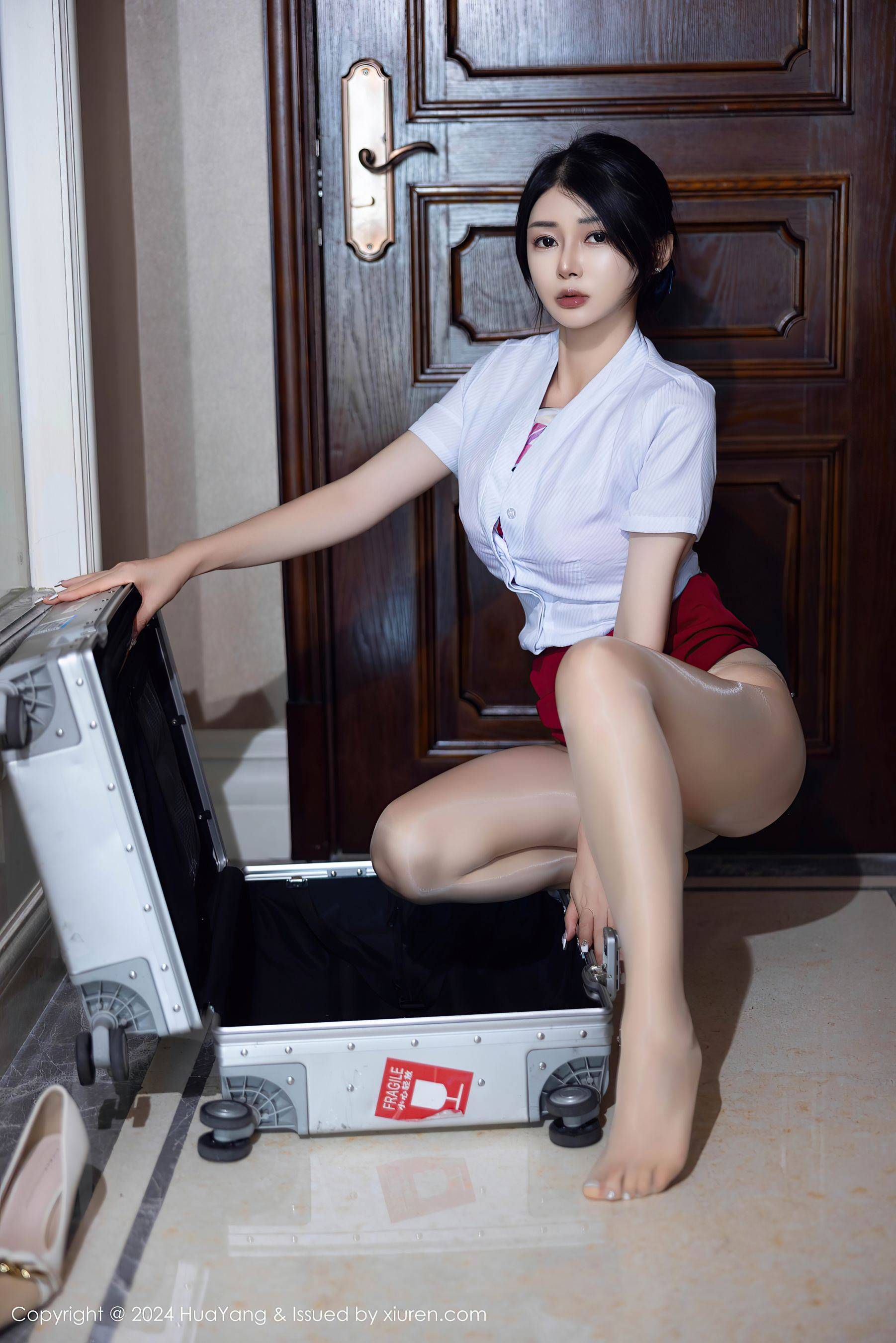 [HuaYang花漾] VOL.605 凯竹Quinn 美腿丝袜Xiuren秀人写真高清美女套图写真下载-看套图看套图