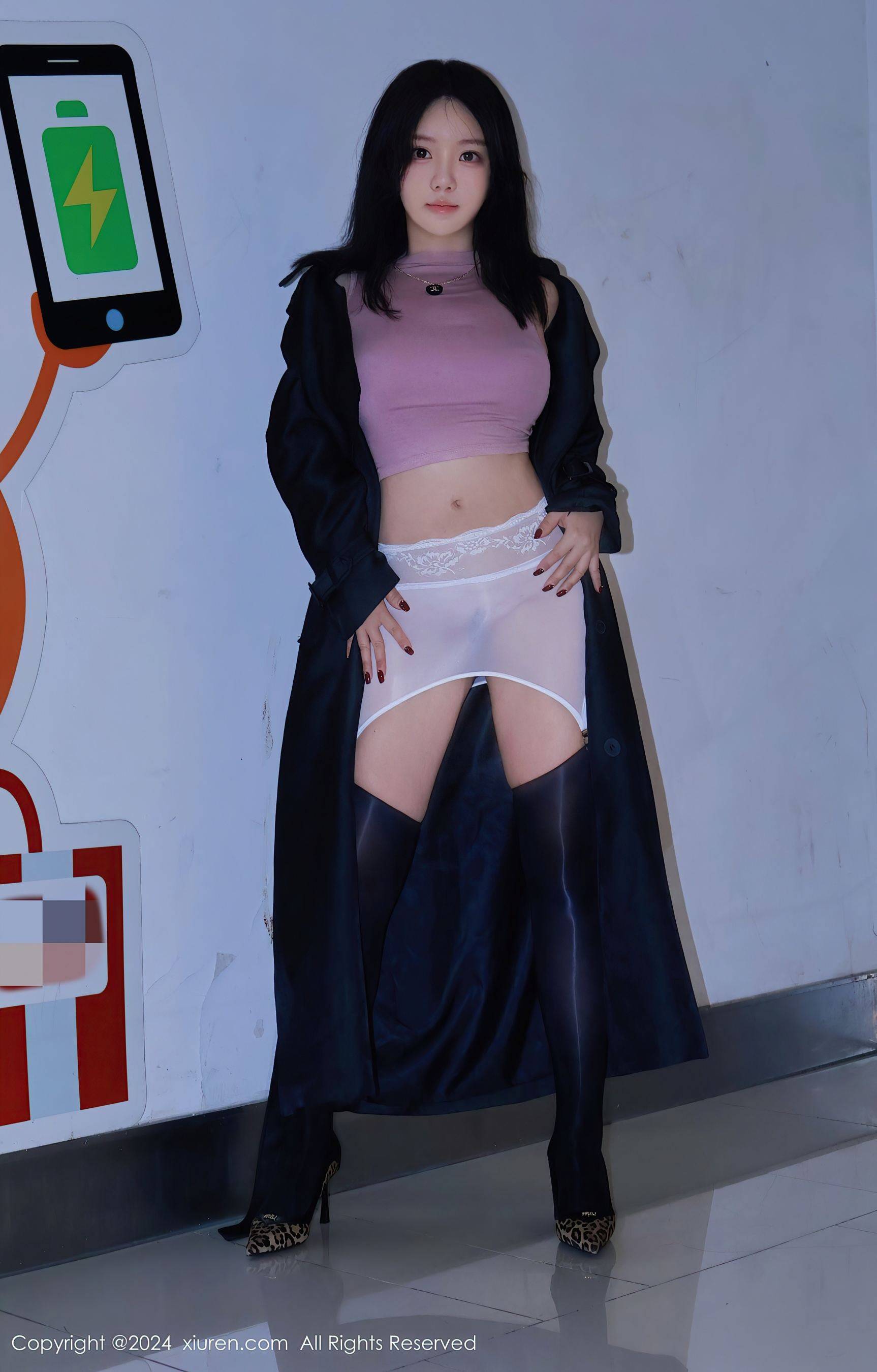 [XiuRen秀人网] No.9489 小薯条nienie 黑丝美腿Xiuren秀人写真高清美女套图写真下载-看套图看套图