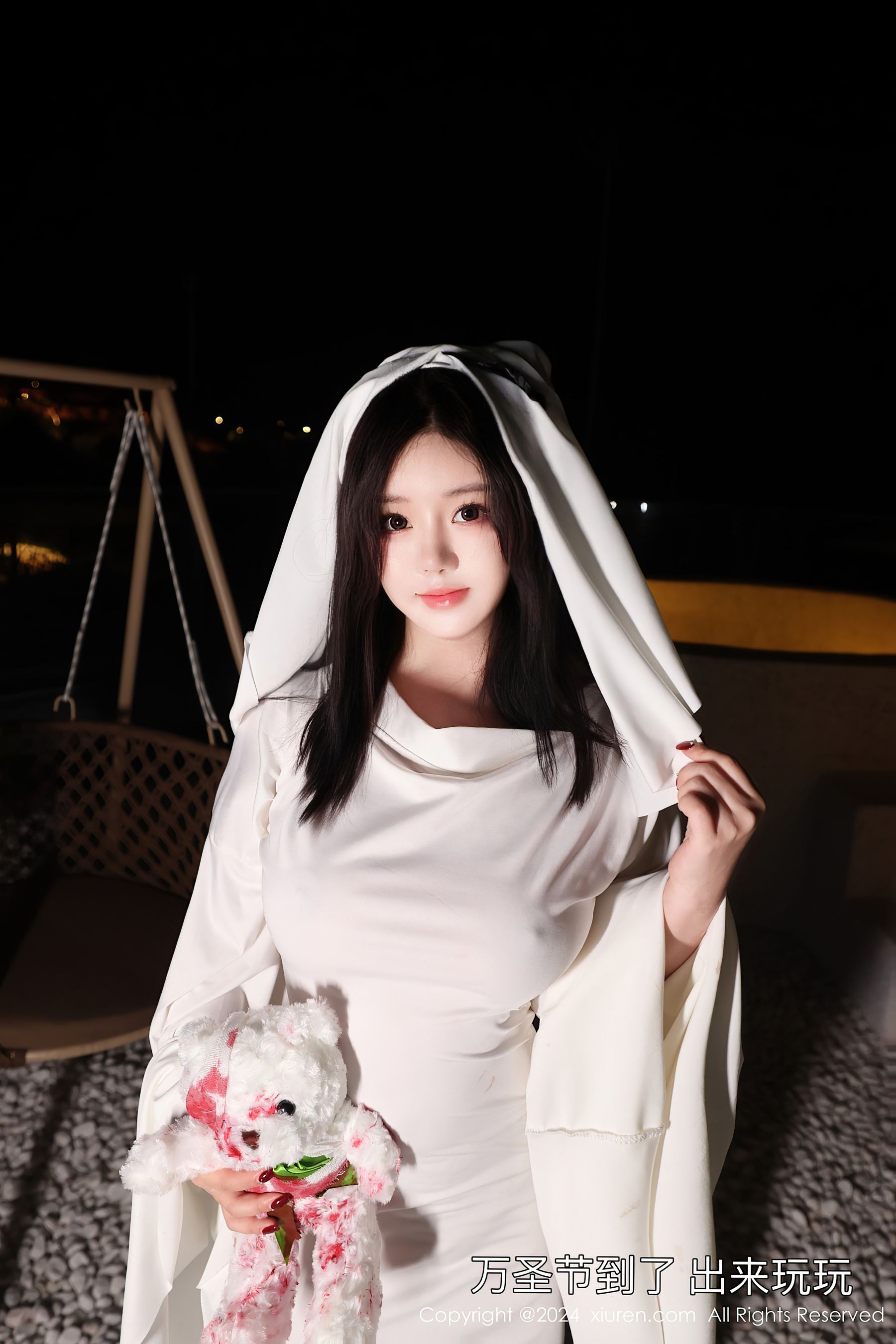 [XiuRen秀人网] No.9376 小薯条nienie 丝袜美腿Xiuren秀人写真高清美女套图写真下载-看套图看套图