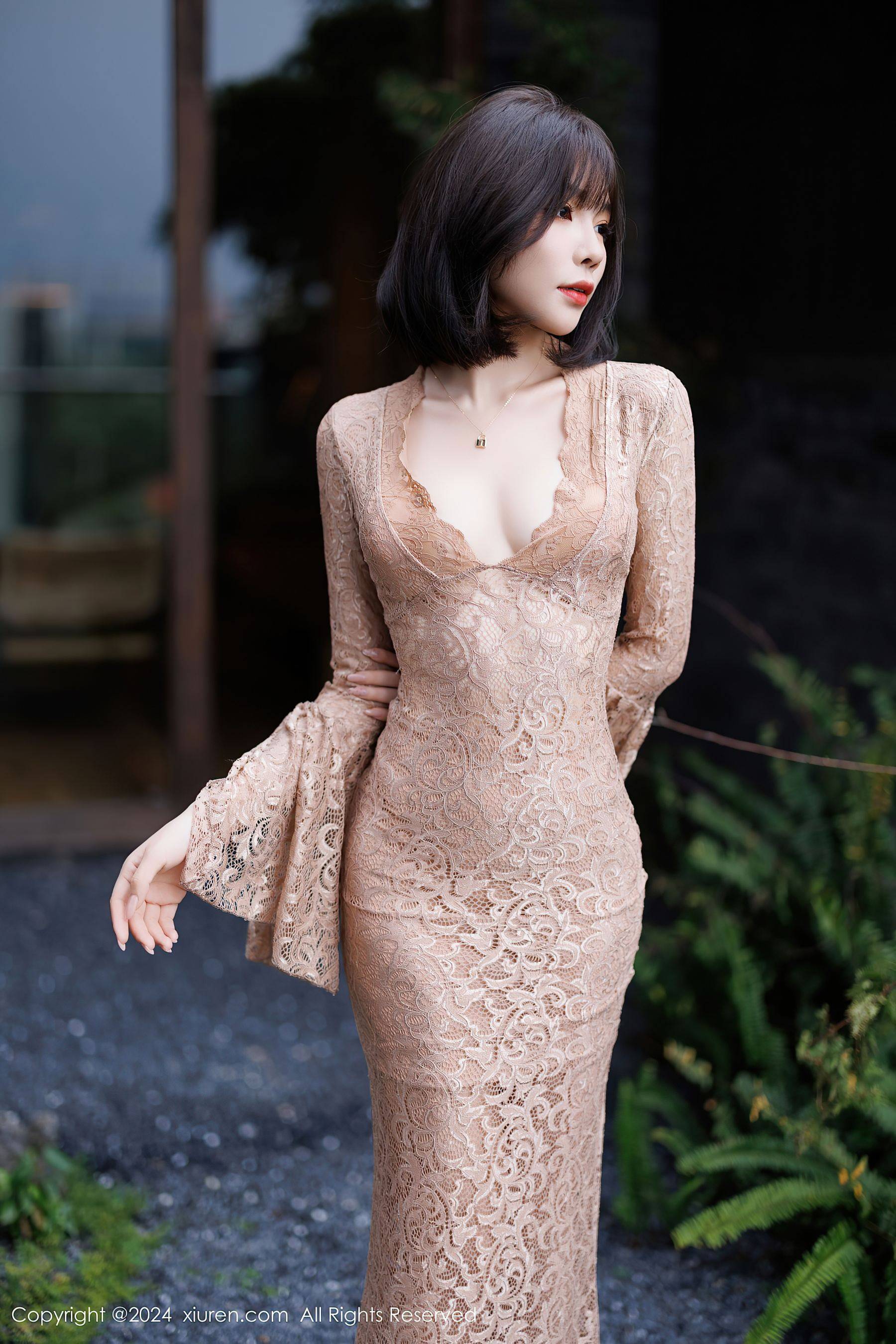 [XiuRen秀人网] No.9412 徐莉芝Booty 美腿丝袜Xiuren秀人写真高清美女套图写真下载-看套图看套图