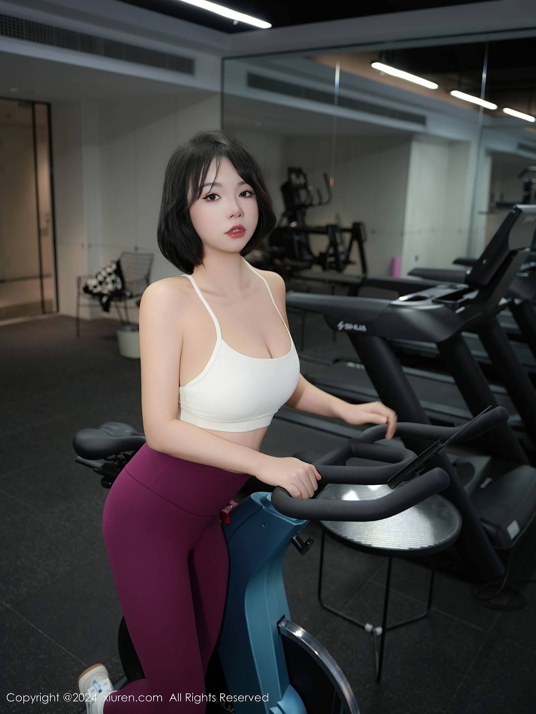 [XiuRen秀人网] No.9603 桃色奶酪 性感美臀Xiuren秀人写真高清美女套图写真下载-看套图看套图