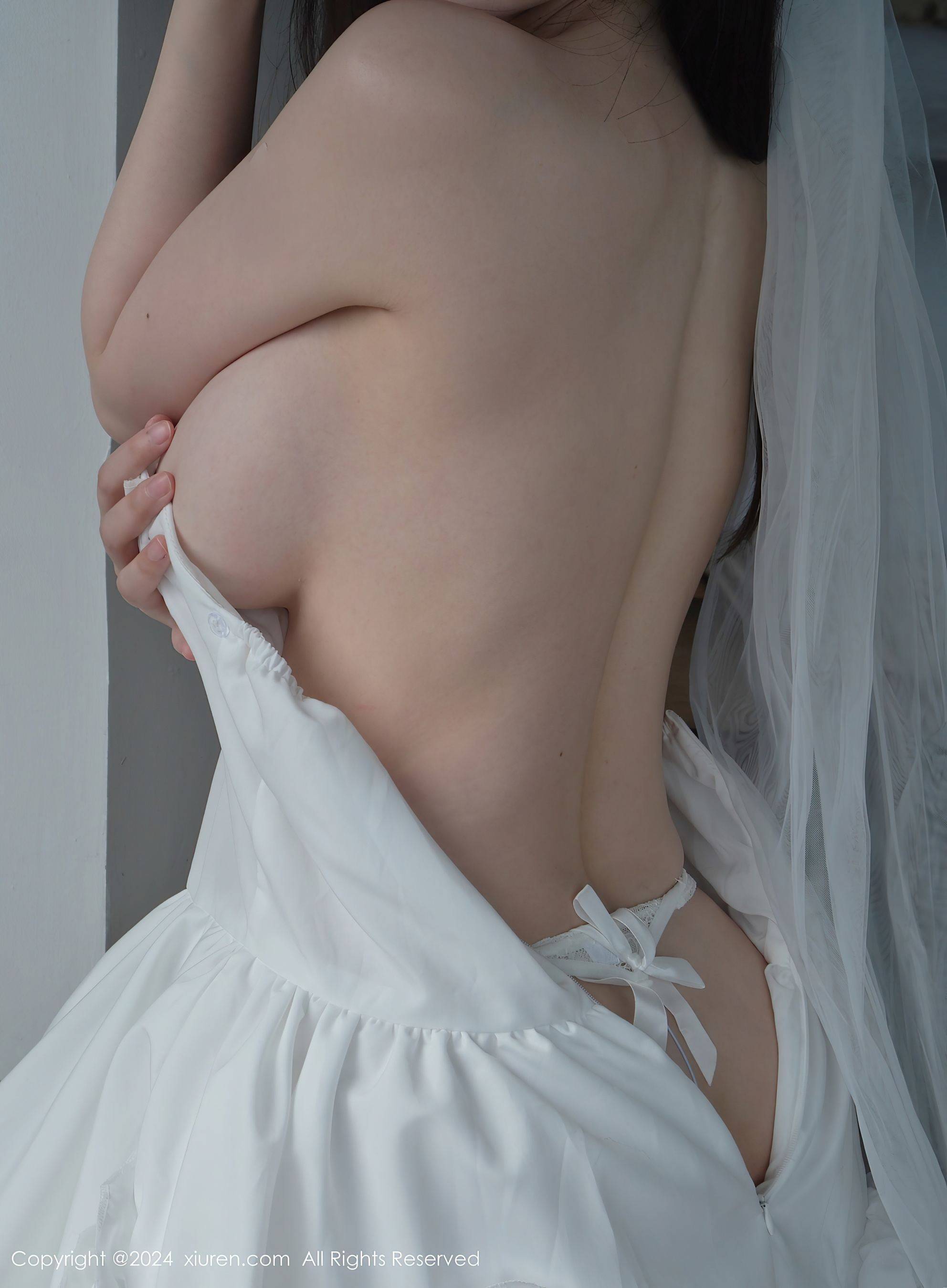 [XiuRen秀人网] No.9535 糯美子MINIbabe 美臀性感Xiuren秀人写真高清美女套图写真下载-看套图看套图